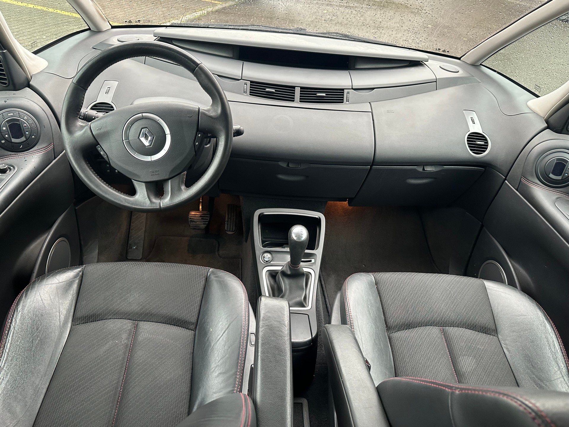 RENAULT Espace 2.0 dCi Swiss Edition Automatic-image-8