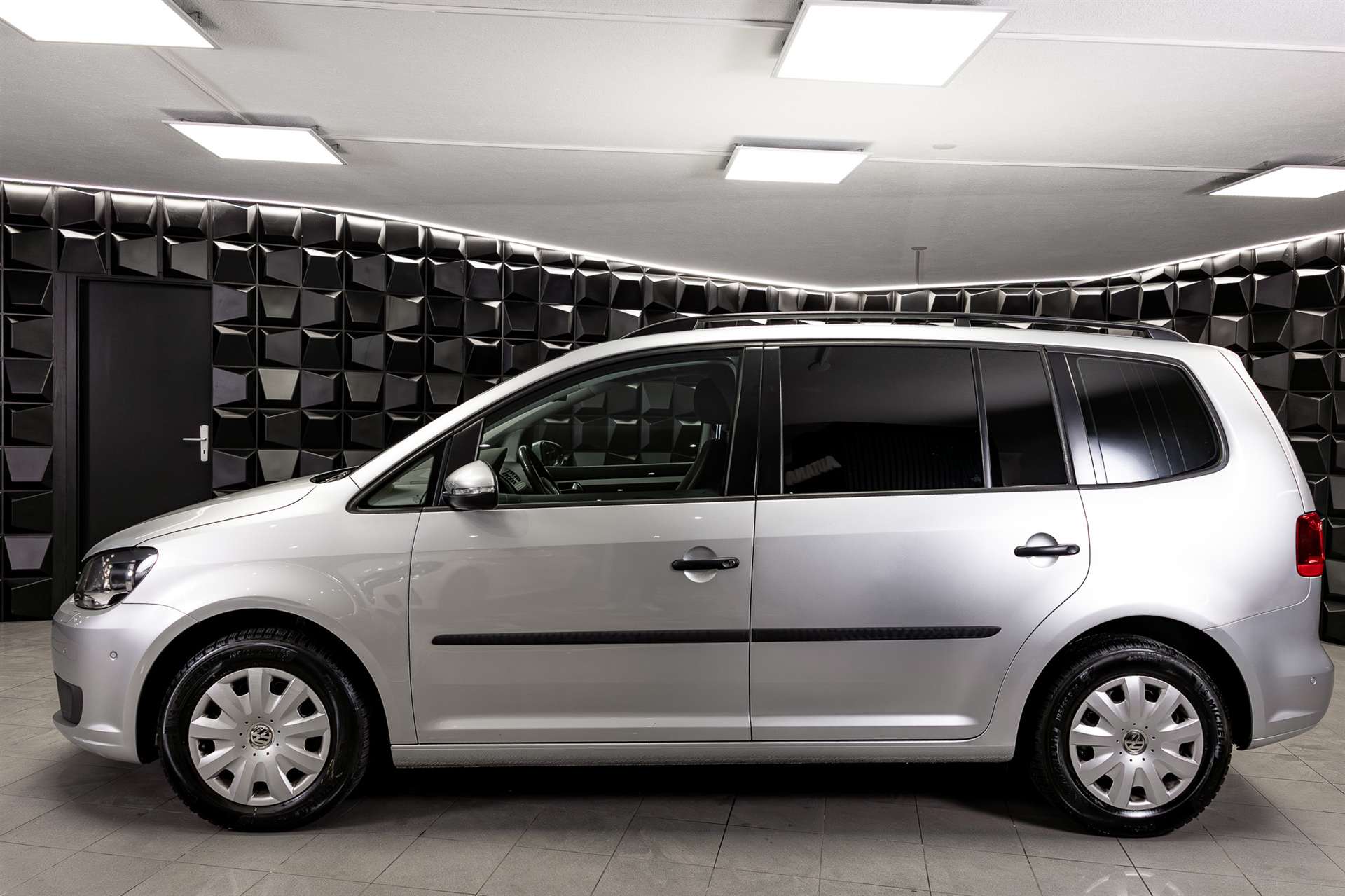 VW Touran 1.4 TSI Trendline DSG-showroom-element-1