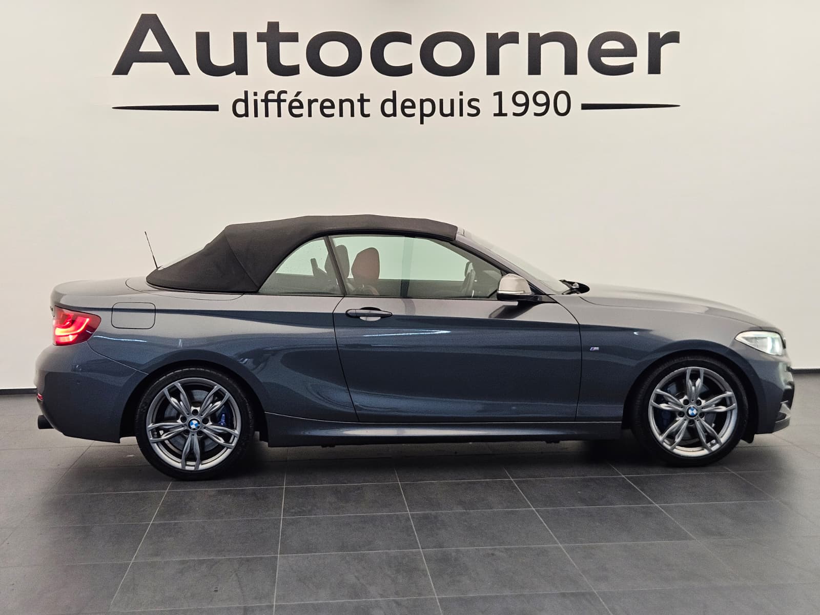 BMW M240i xDrive Steptronic-image-6