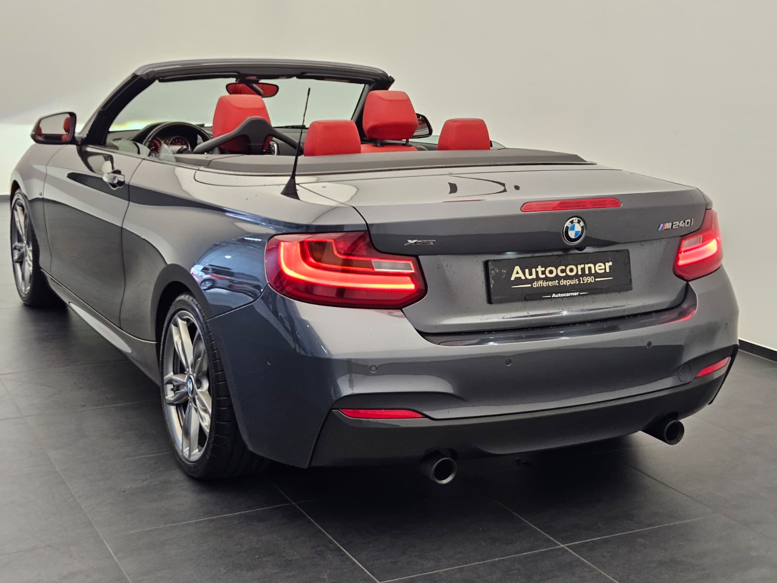 BMW M240i xDrive Steptronic-image-9
