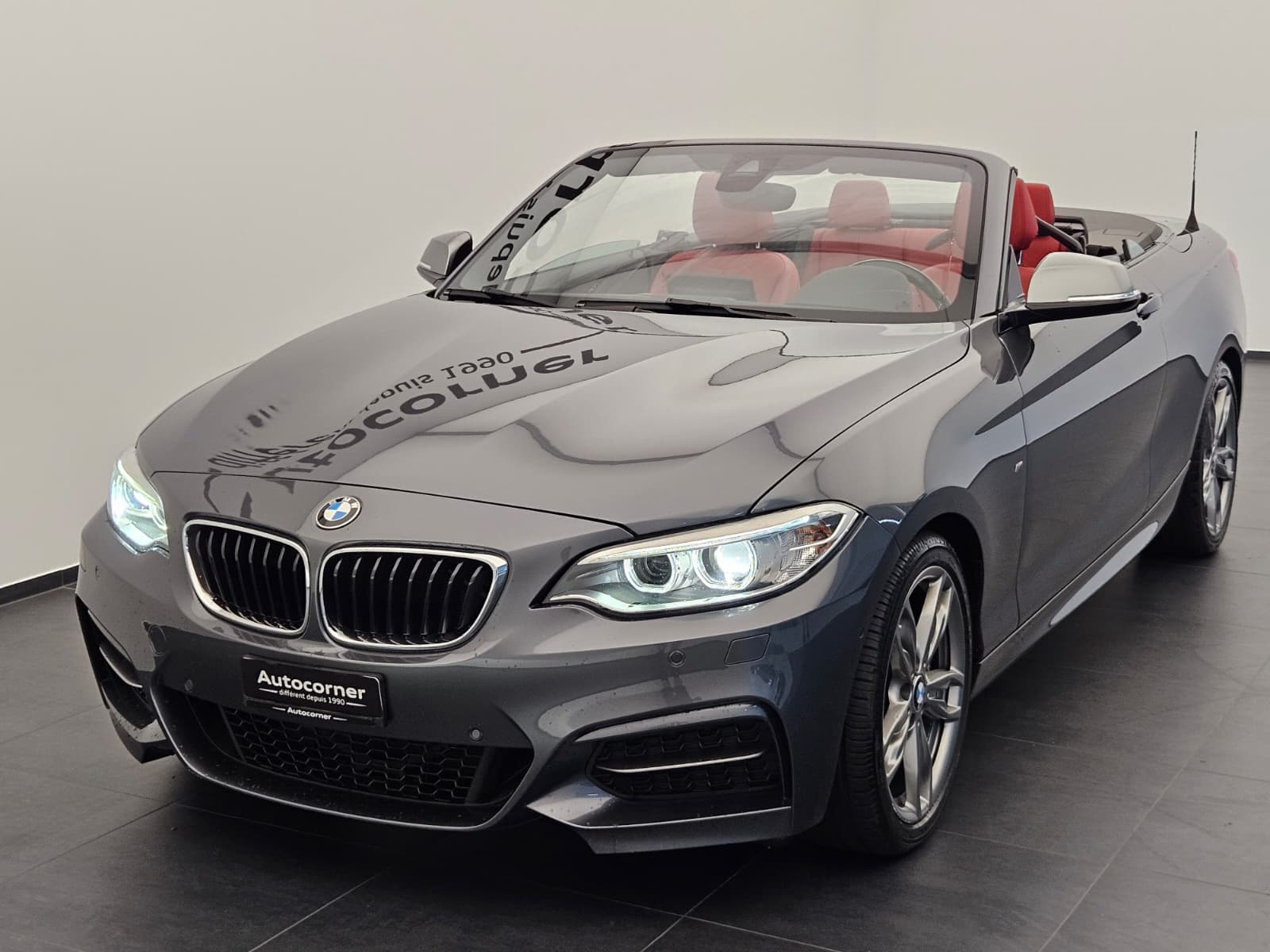 BMW M240i xDrive Steptronic-showroom-element-3