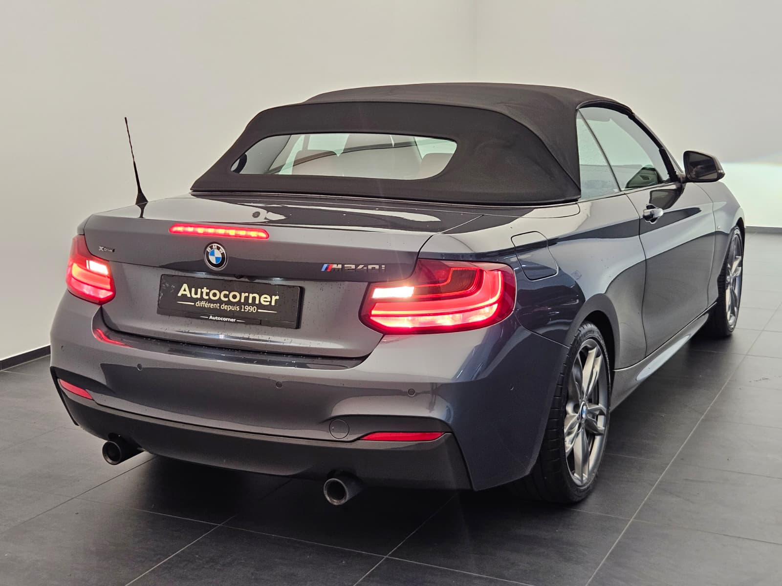 BMW M240i xDrive Steptronic-image-7