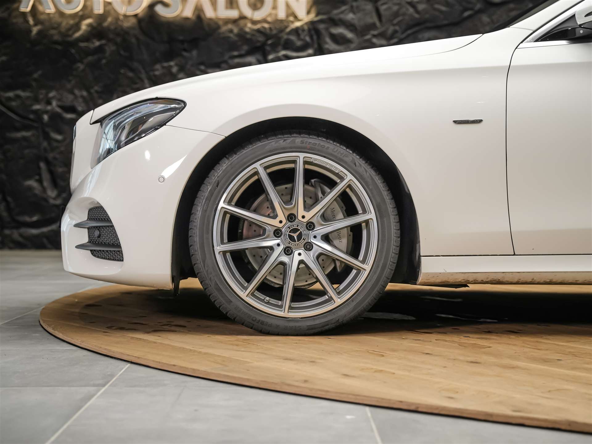 MERCEDES-BENZ E 220 d AMG Line 9G-Tronic *Facelift*Multibeam LED*ACC*360° Kamera*-image-15