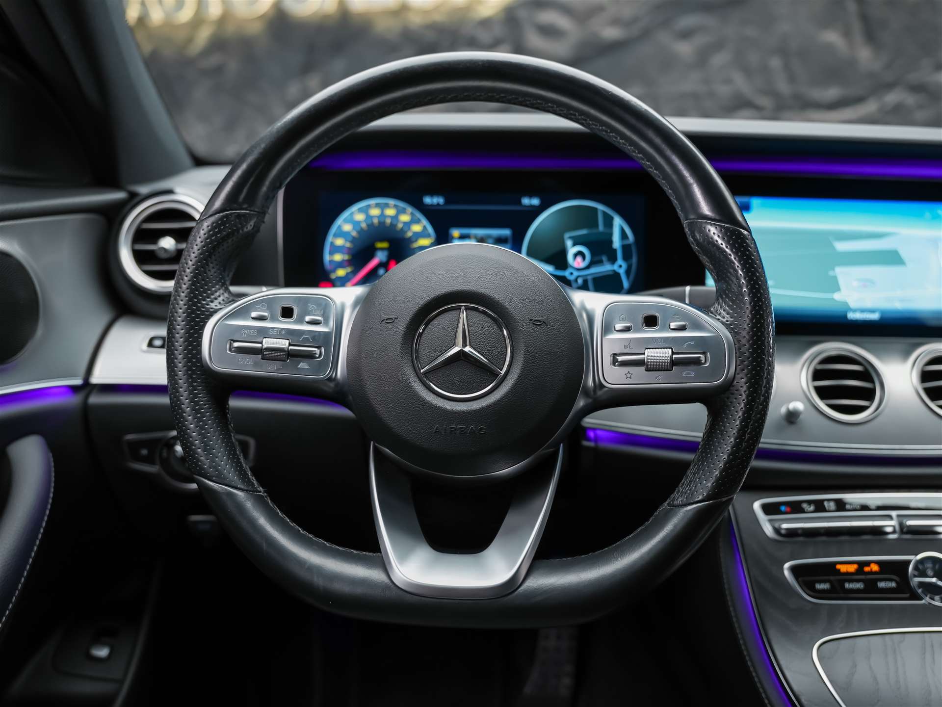 MERCEDES-BENZ E 220 d AMG Line 9G-Tronic *Facelift*Multibeam LED*ACC*360° Kamera*-image-24