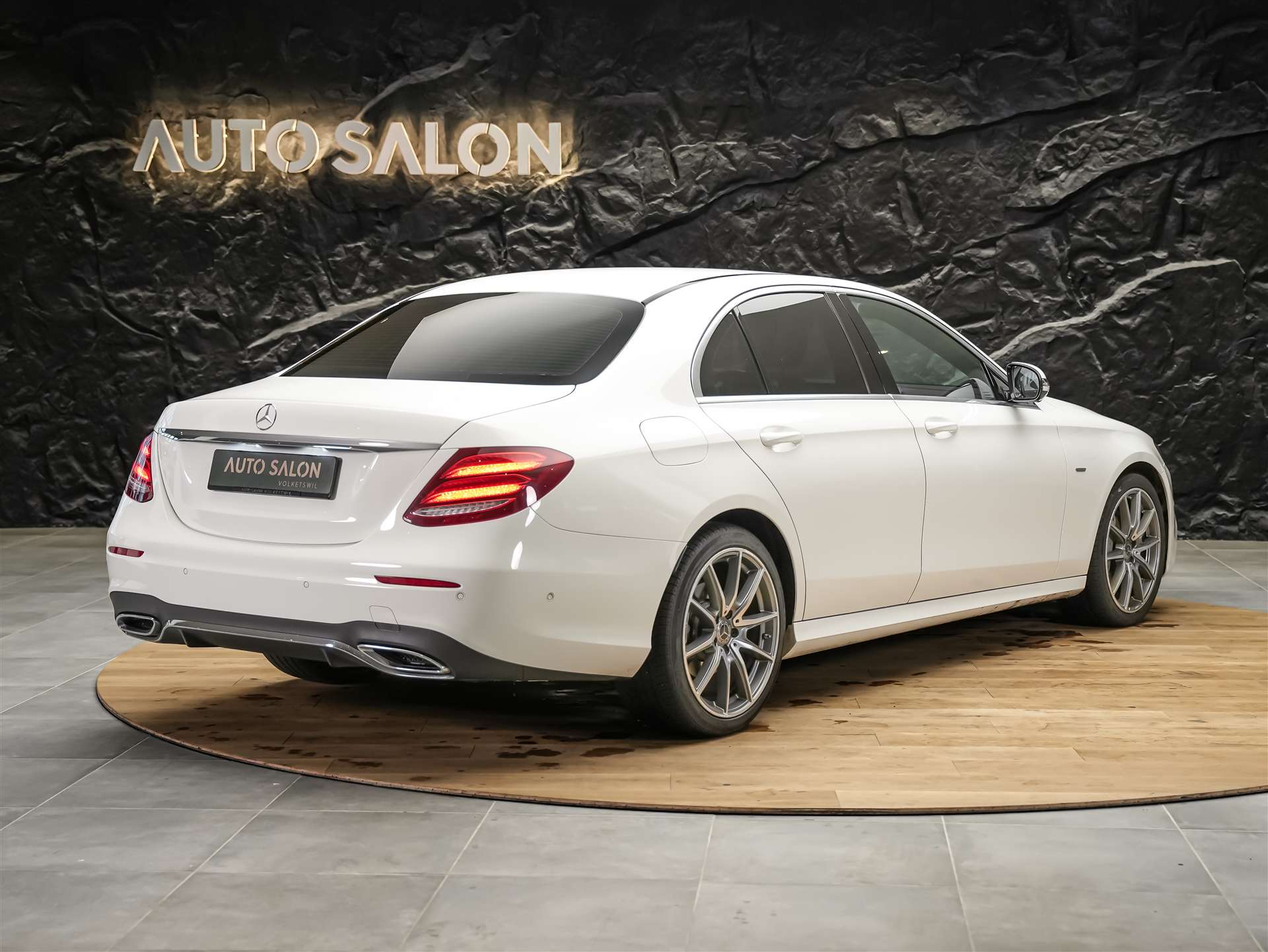 MERCEDES-BENZ E 220 d AMG Line 9G-Tronic *Facelift*Multibeam LED*ACC*360° Kamera*-image-5