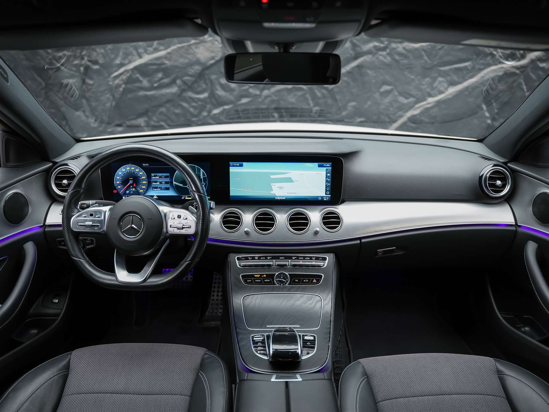 MERCEDES-BENZ E 220 d AMG Line 9G-Tronic *Facelift*Multibeam LED*ACC*360° Kamera*-image-17