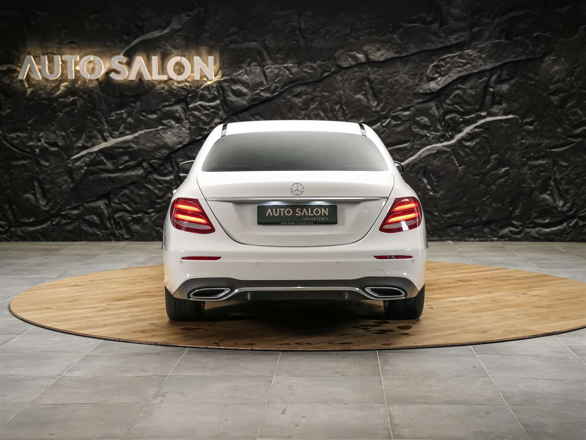 MERCEDES-BENZ E 220 d AMG Line 9G-Tronic *Facelift*Multibeam LED*ACC*360° Kamera*-image-4