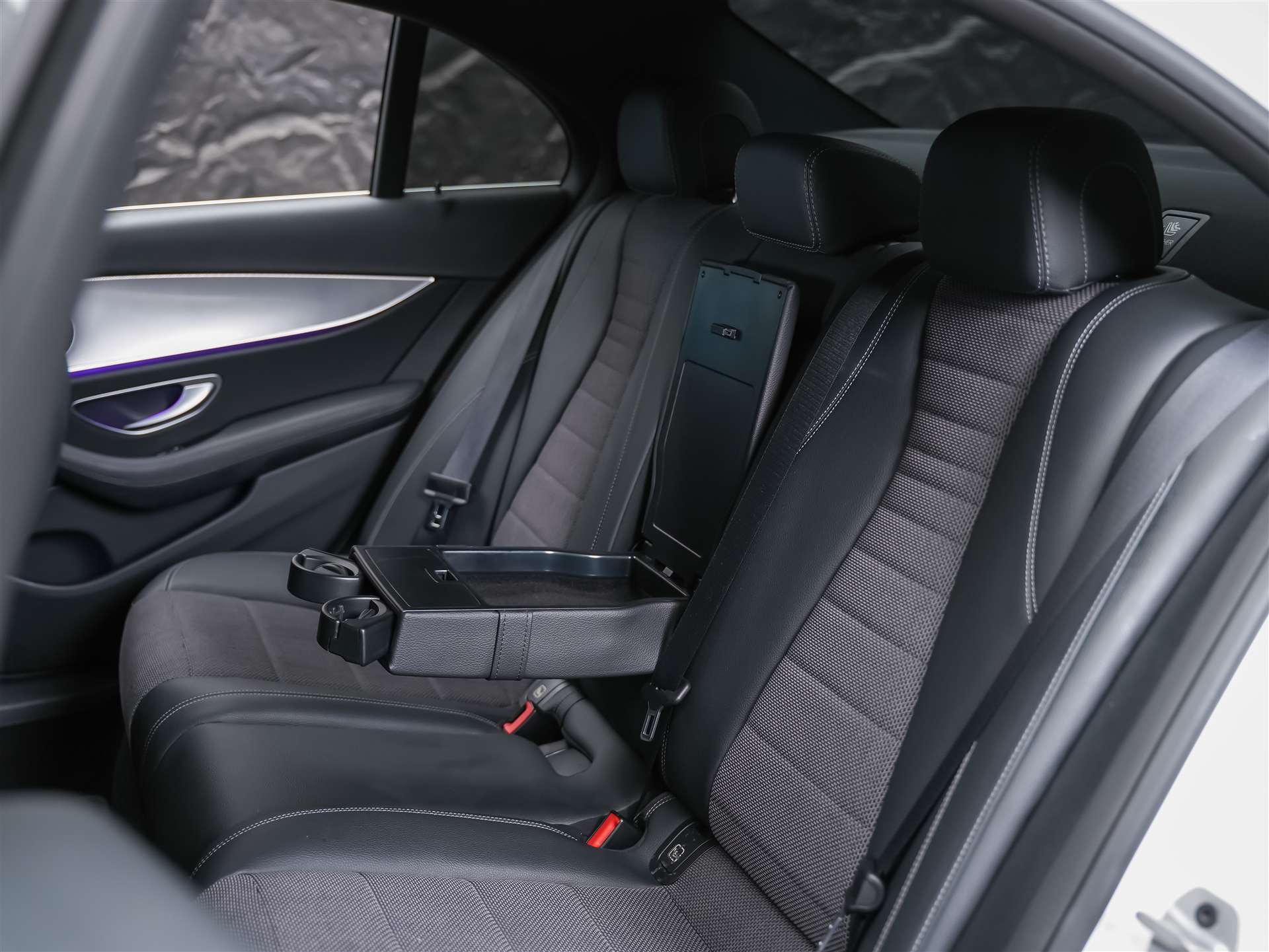 MERCEDES-BENZ E 220 d AMG Line 9G-Tronic *Facelift*Multibeam LED*ACC*360° Kamera*-image-12