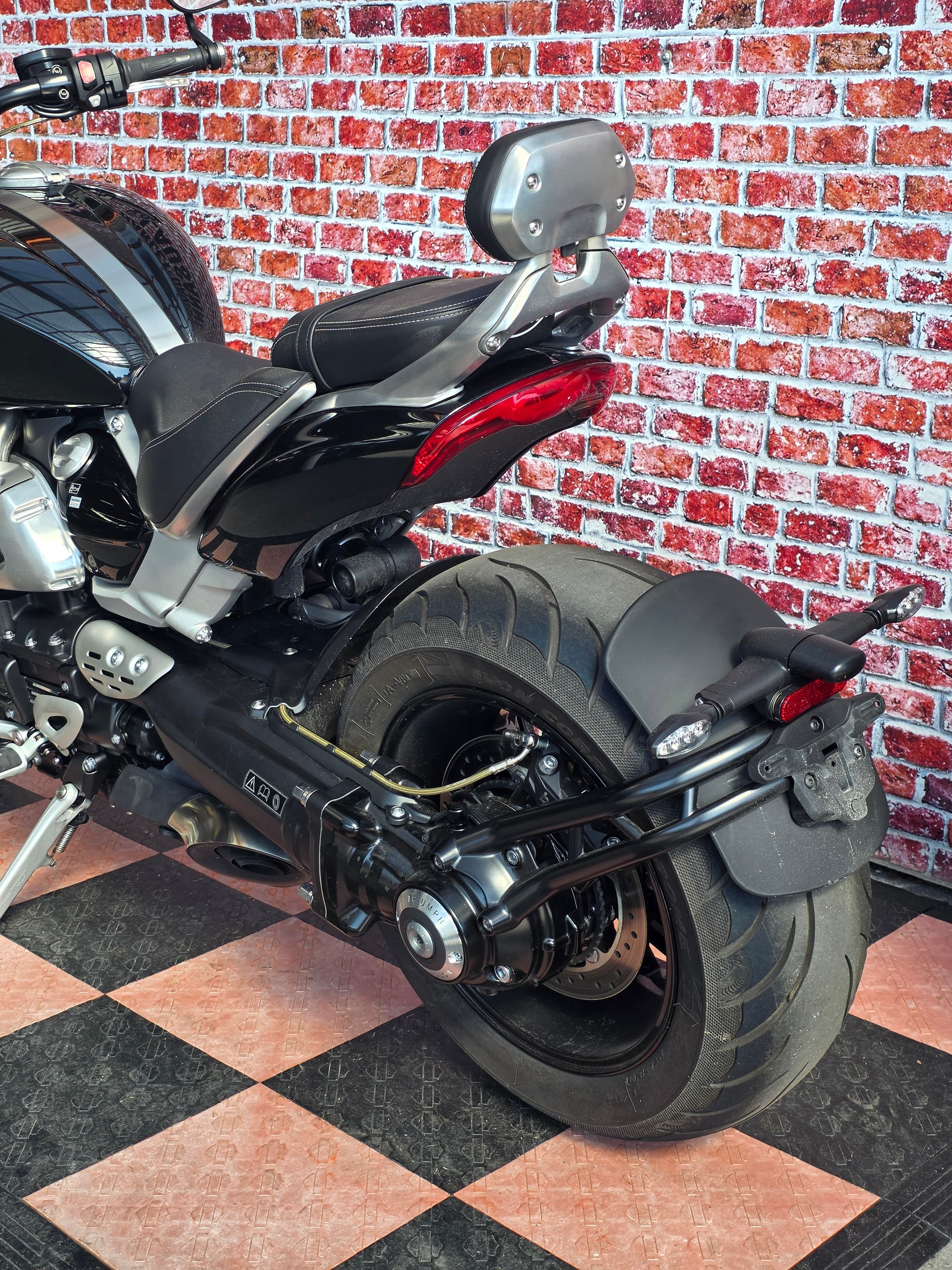 TRIUMPH Rocket 3 R-image-7