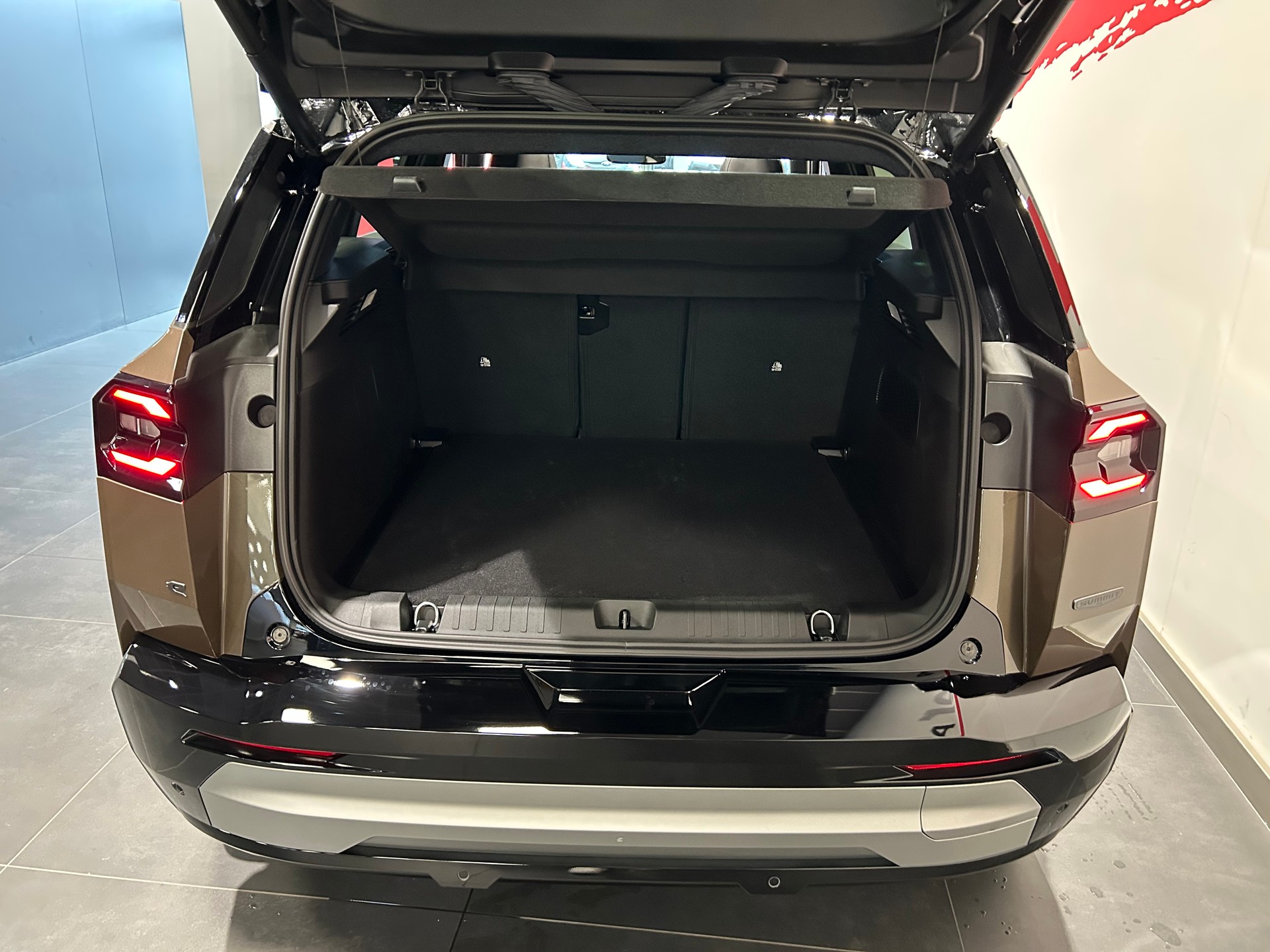 JEEP Compass 1.6 T PHEV Summit-image-26