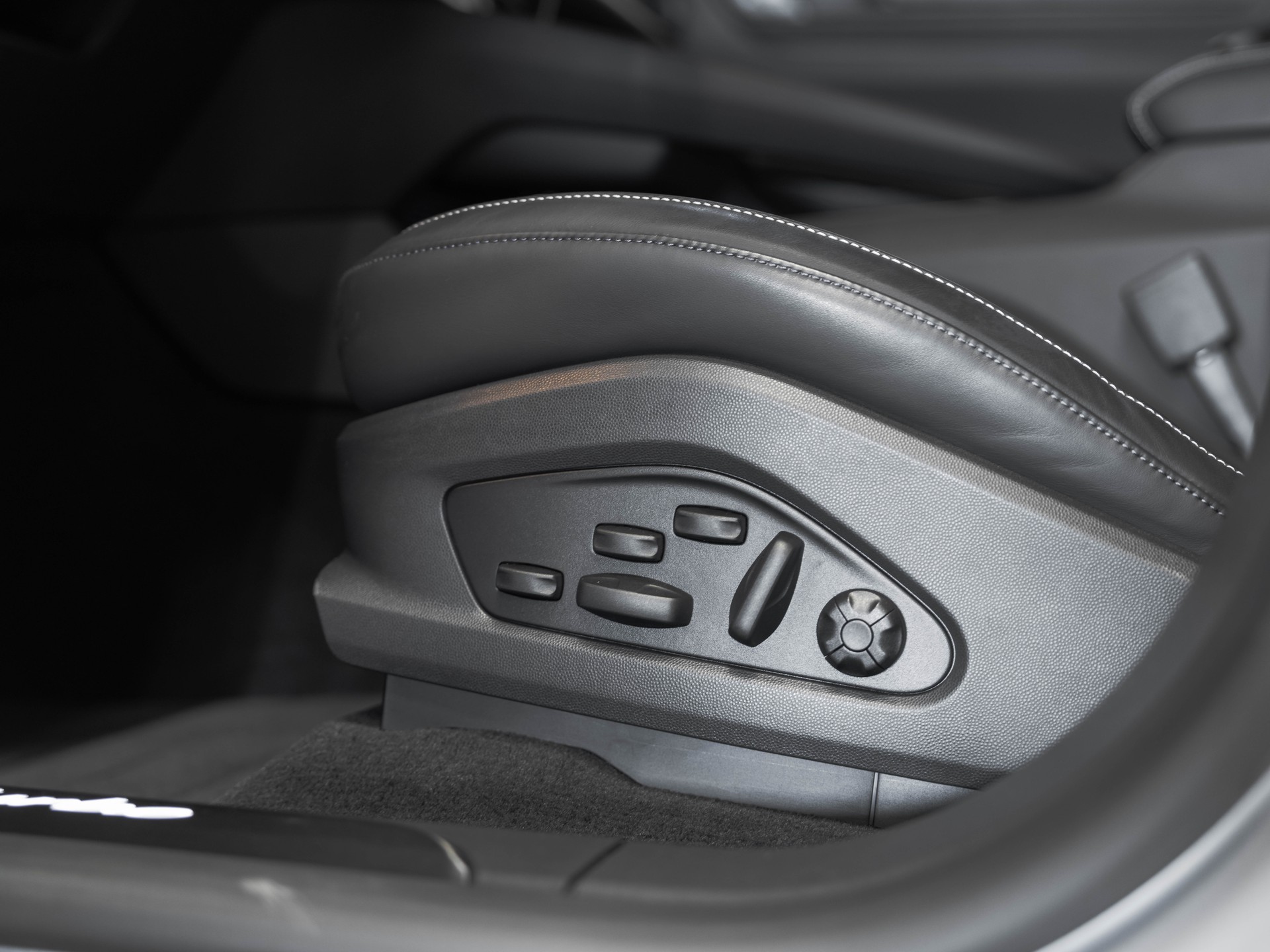 PORSCHE Macan Turbo 100kWh-image-62