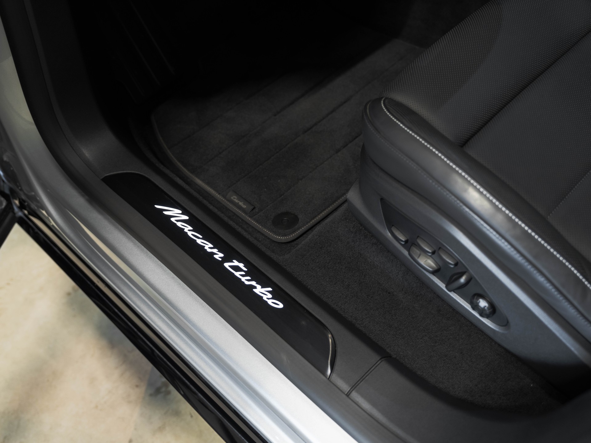 PORSCHE Macan Turbo 100kWh-image-61