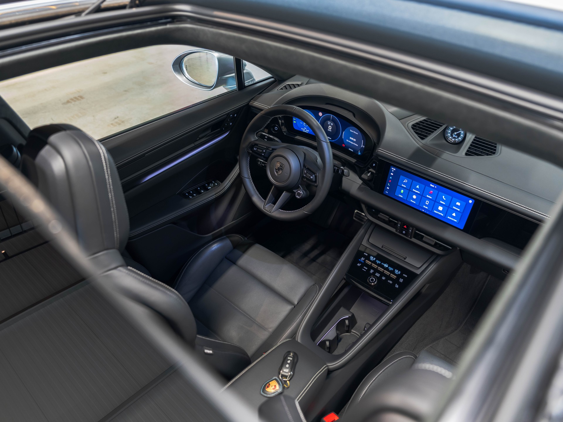 PORSCHE Macan Turbo 100kWh-image-16