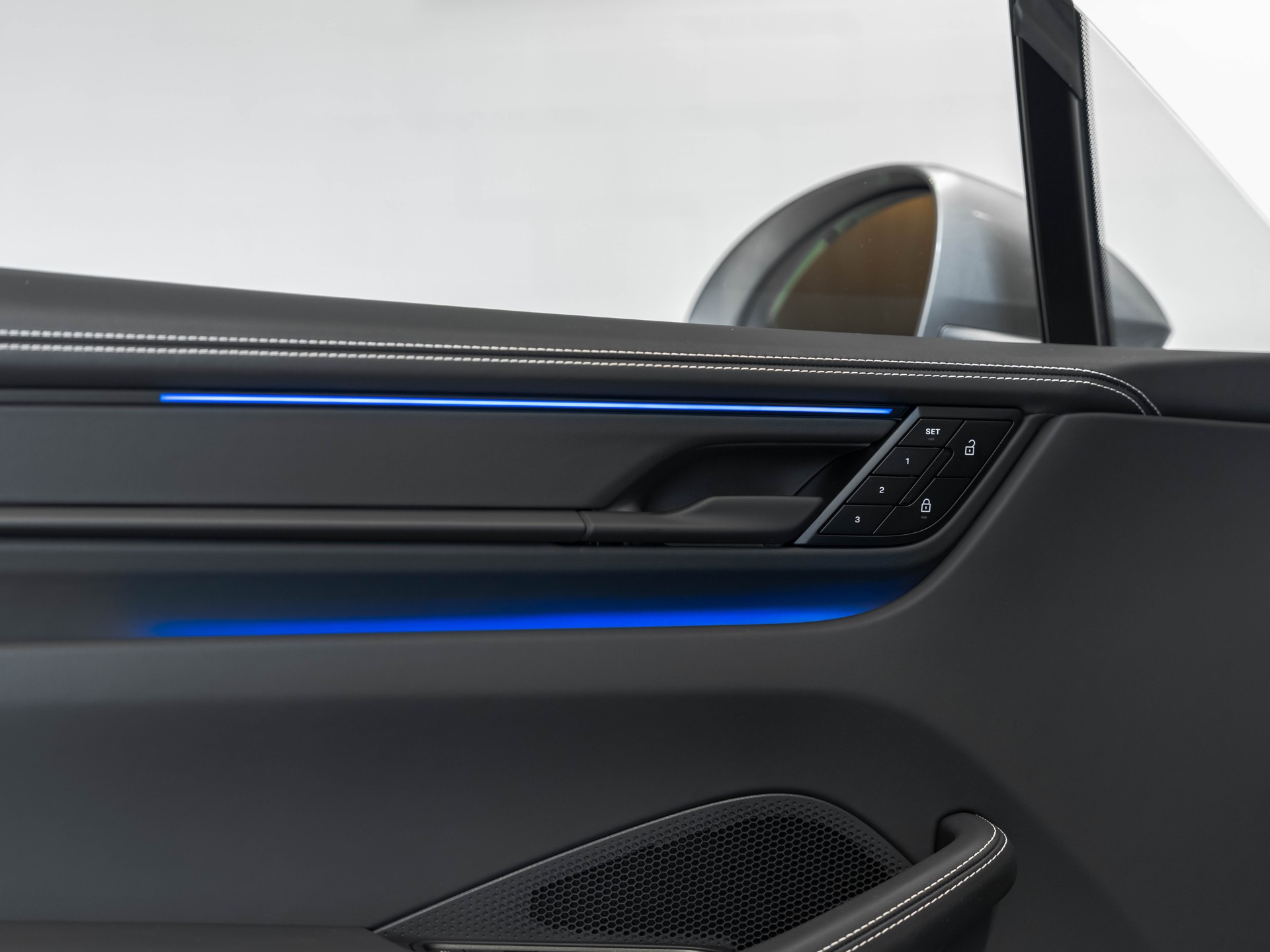 PORSCHE Macan Turbo 100kWh-image-33