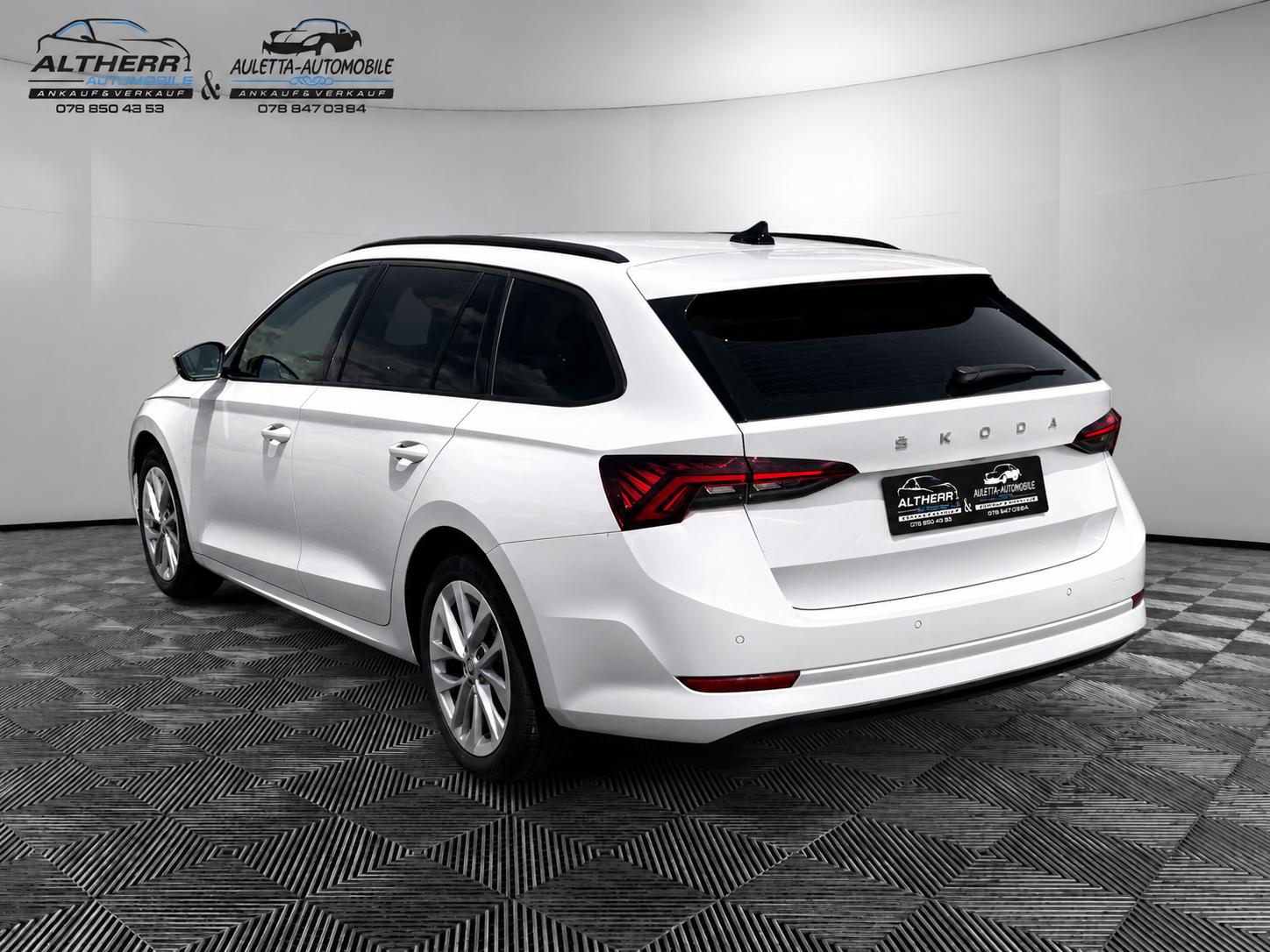 SKODA Octavia Combi 2.0 TDI DSG Ambition-showroom-element-3