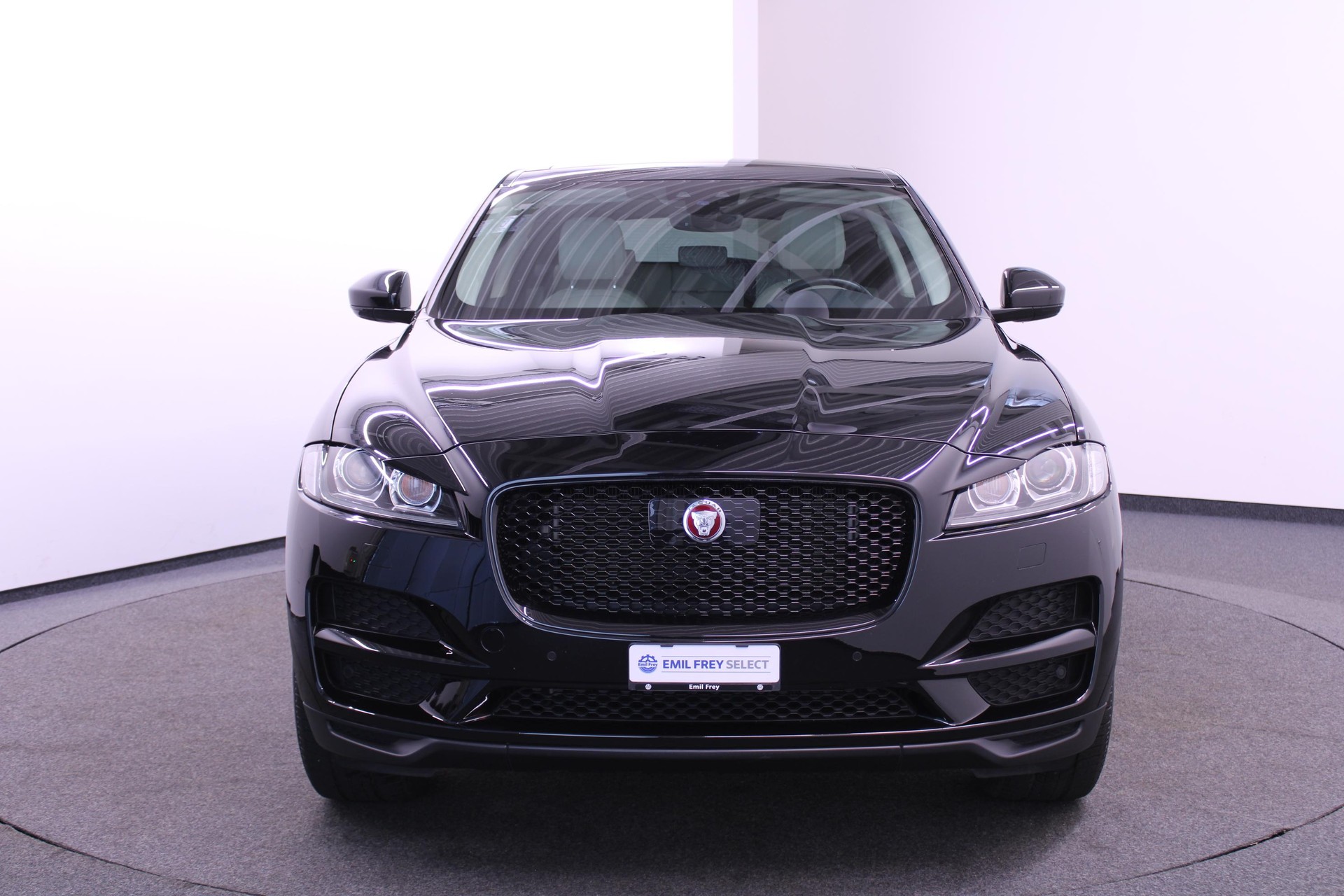 JAGUAR F-Pace 2.0 D 240 Prestige AWD-showroom-element-1