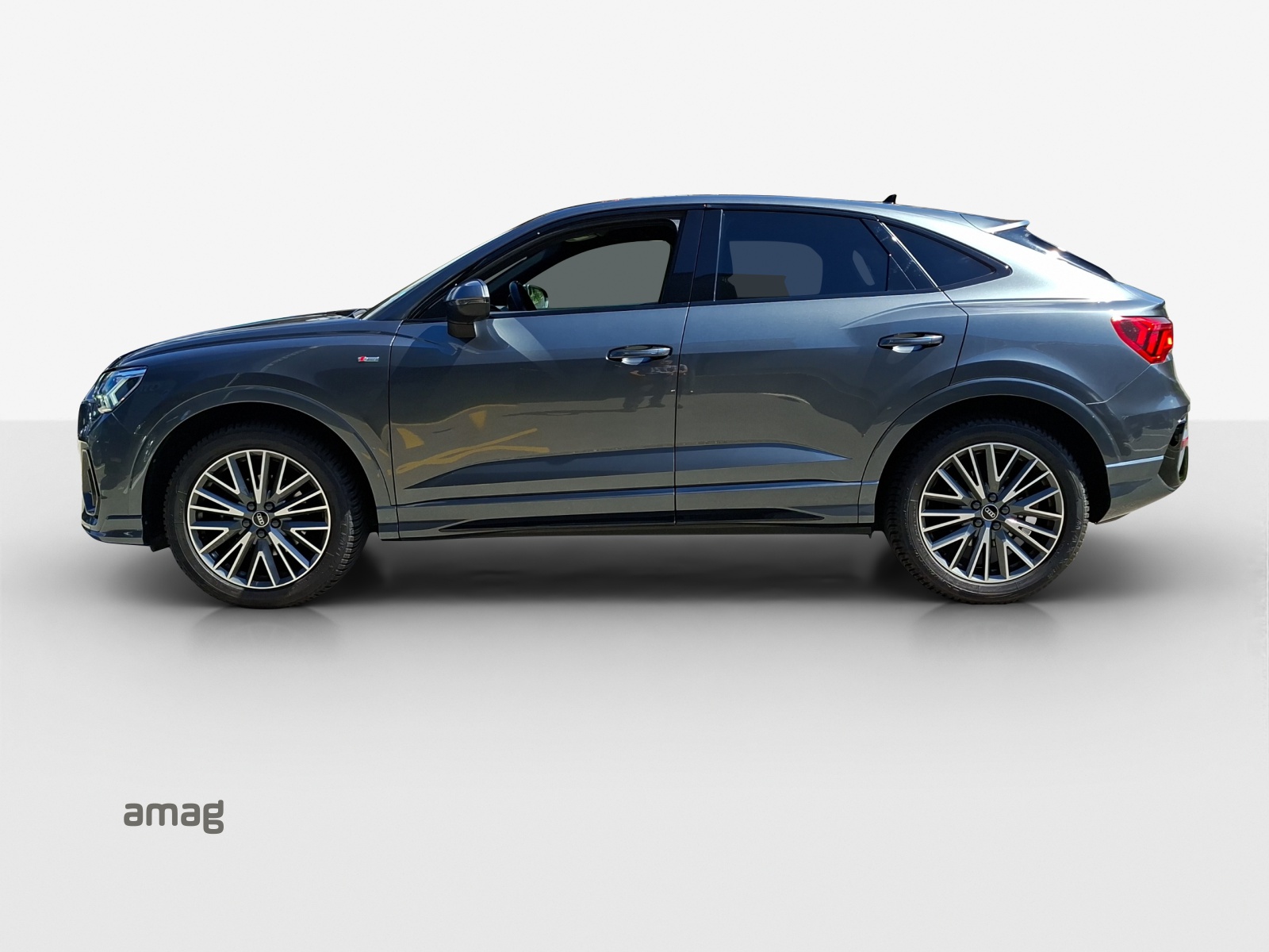 AUDI Q3 35 TFSI S line Attraction S-tronic-showroom-element-1