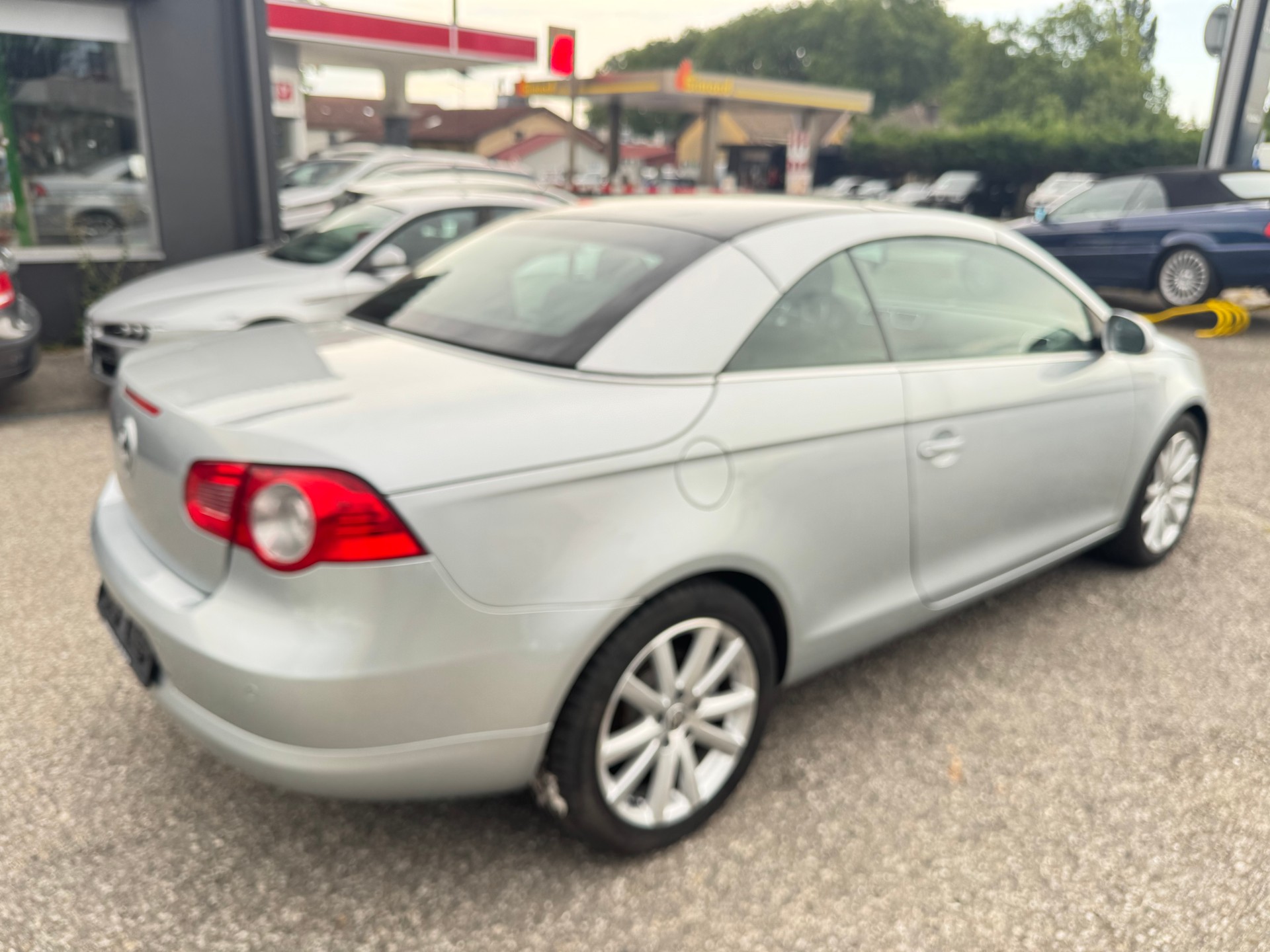 VW Eos 2.0 FSI Turbo-image-9