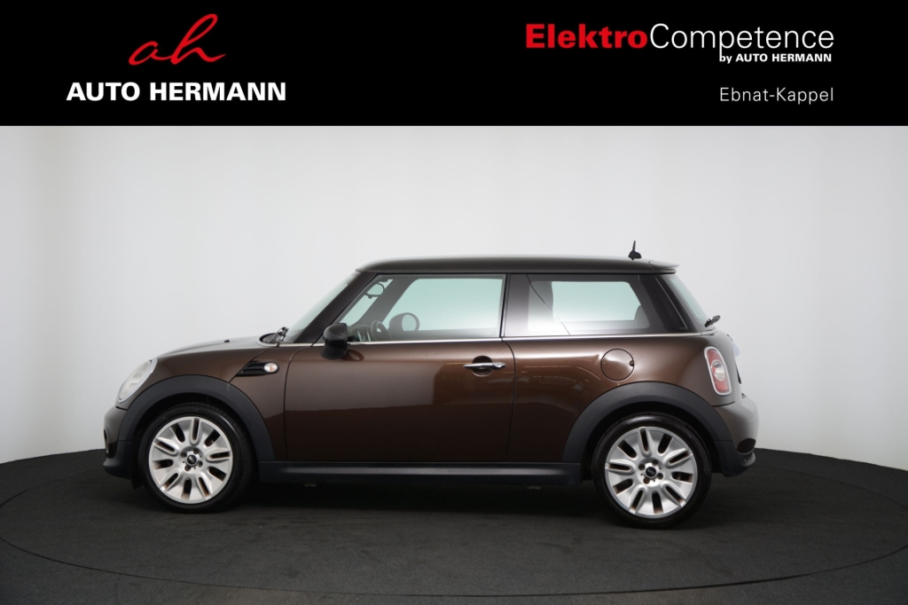 MINI Cooper-showroom-element-3