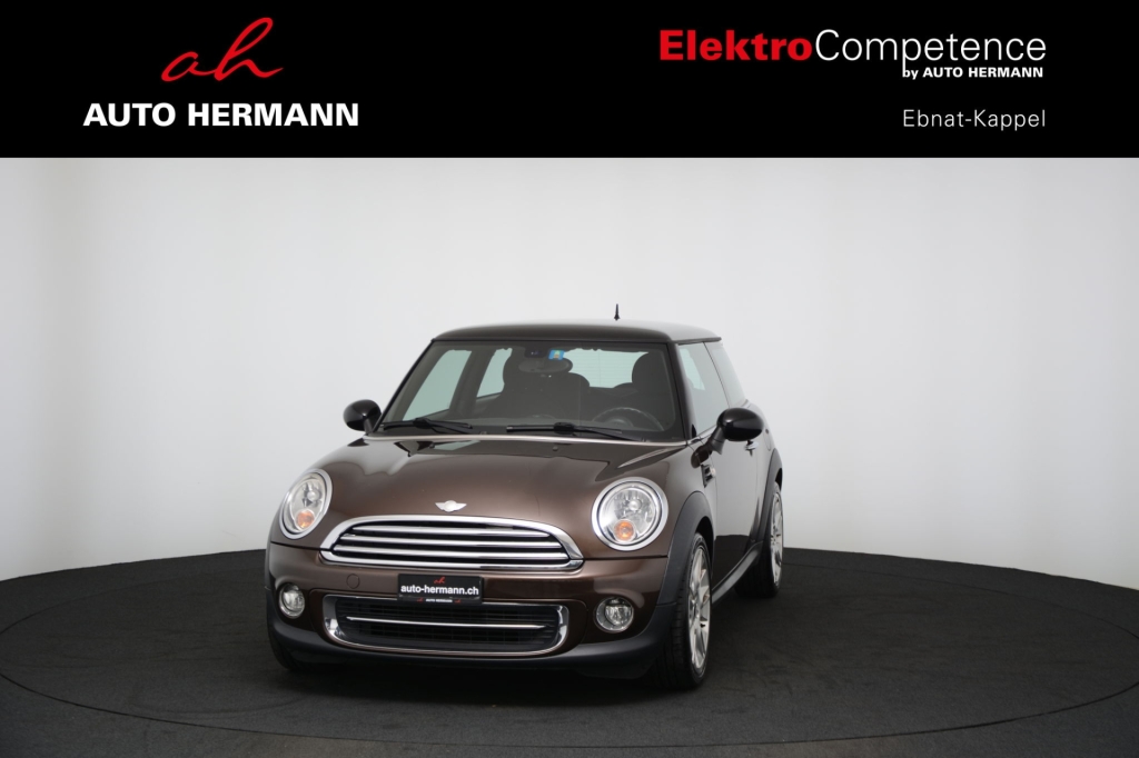 MINI Cooper-showroom-element-1