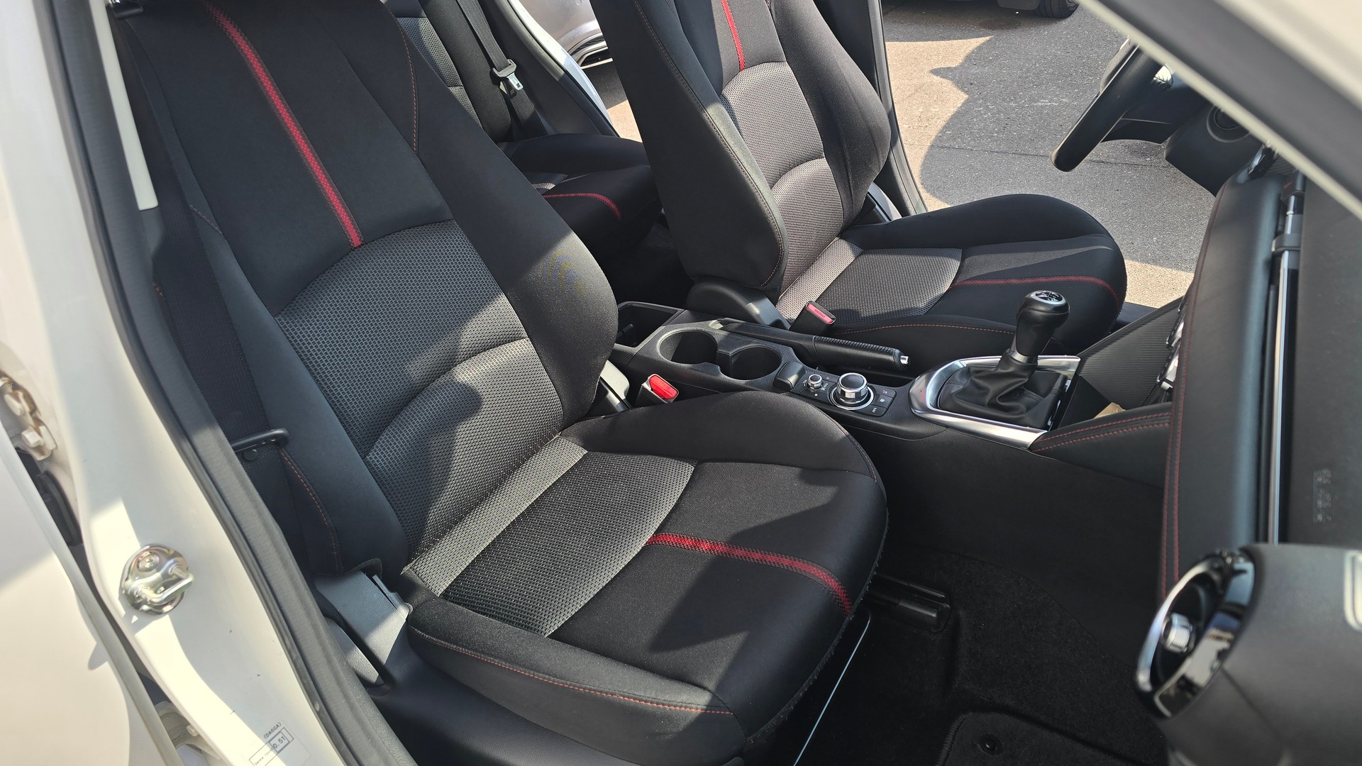 MAZDA 2 1.5 CD 16V Skyactiv-D Ambition Plus-image-15