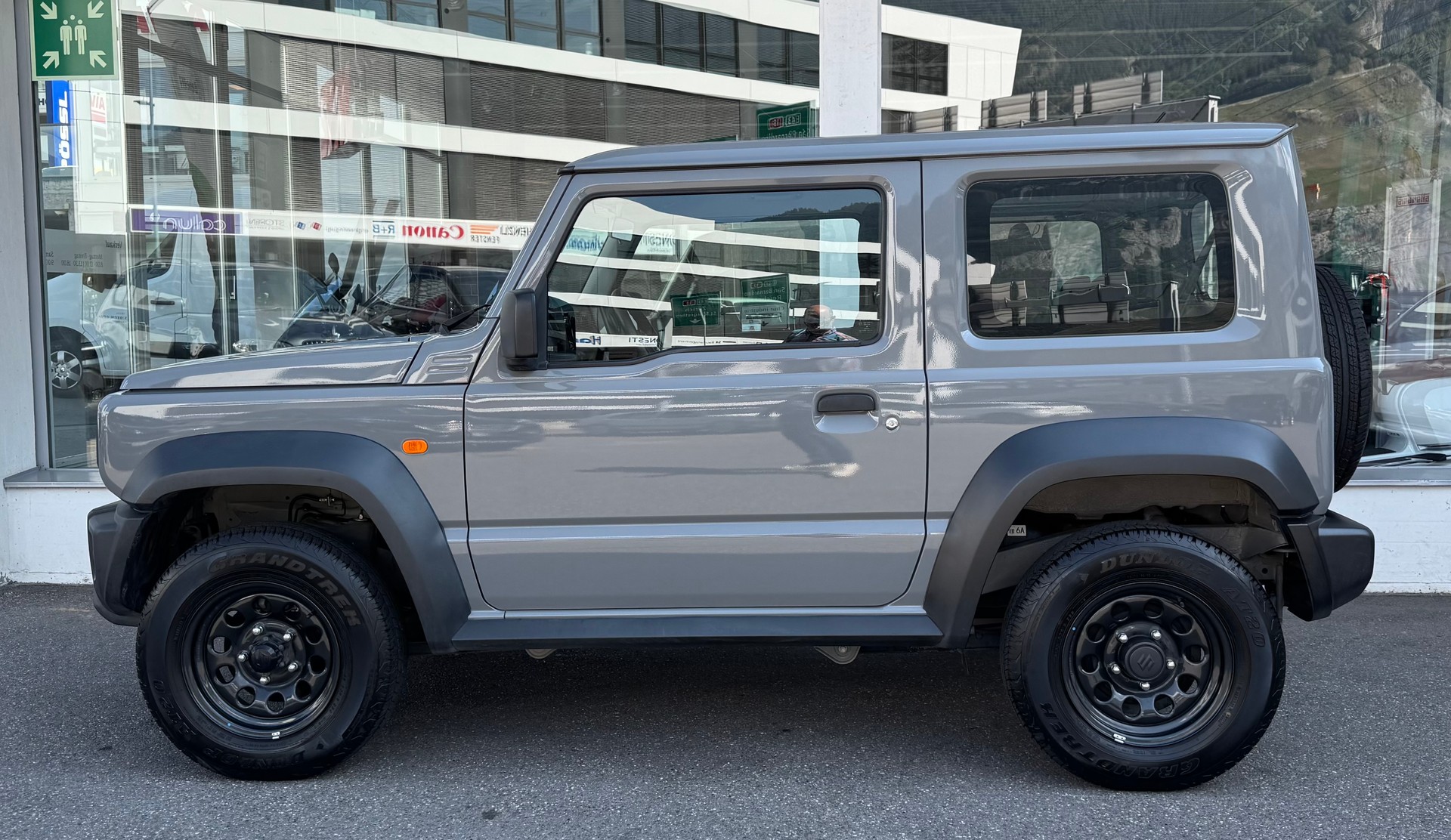 SUZUKI Jimny 1.5 Compact+ 4x4-showroom-element-2