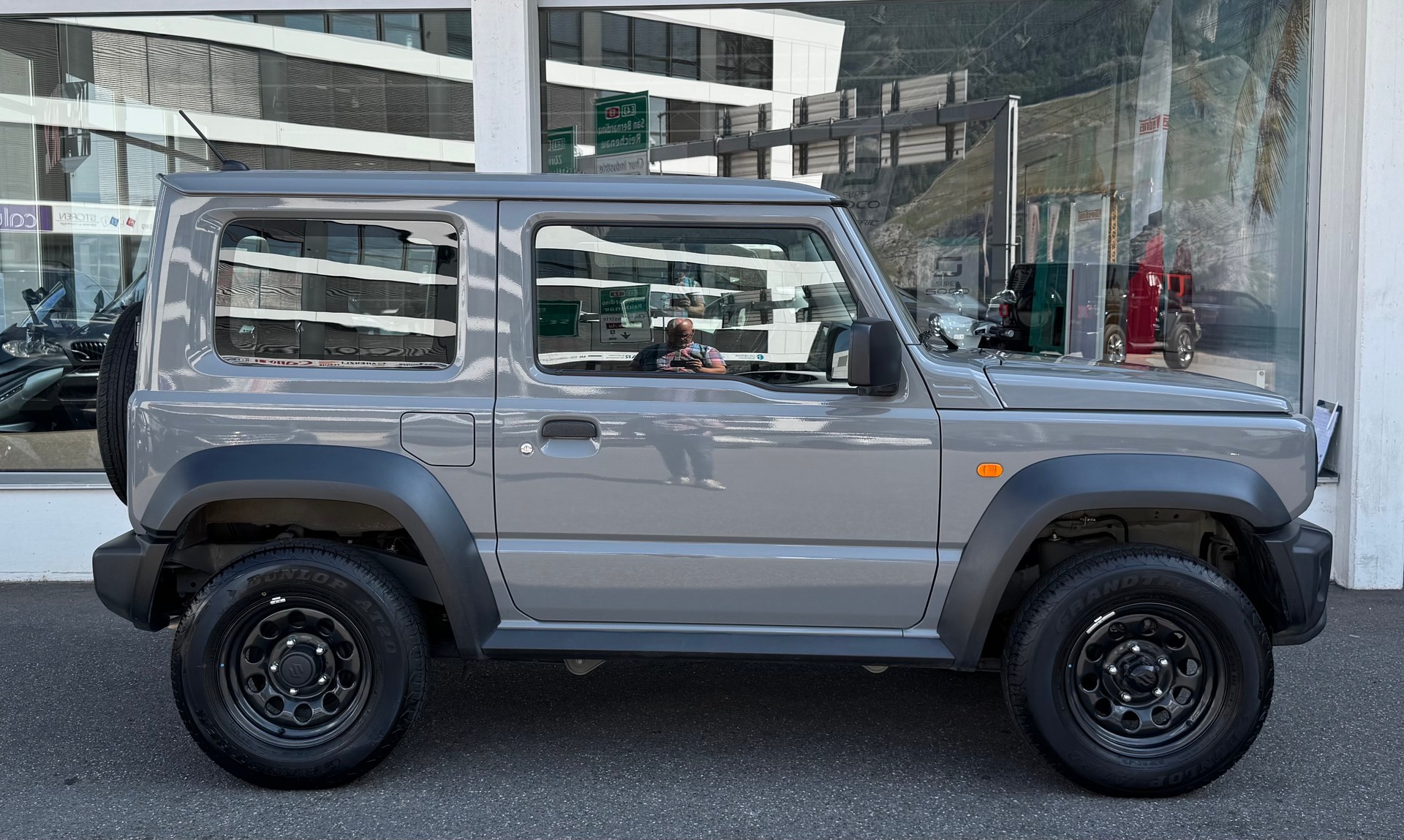 SUZUKI Jimny 1.5 Compact+ 4x4-showroom-element-1