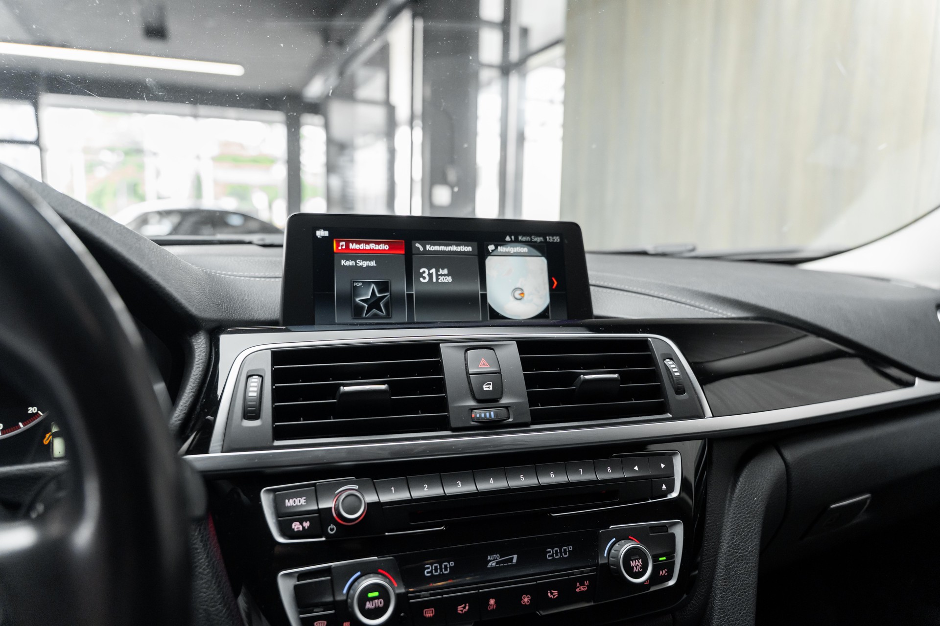 BMW 318d Touring Edition Sport Line Steptronic-image-11