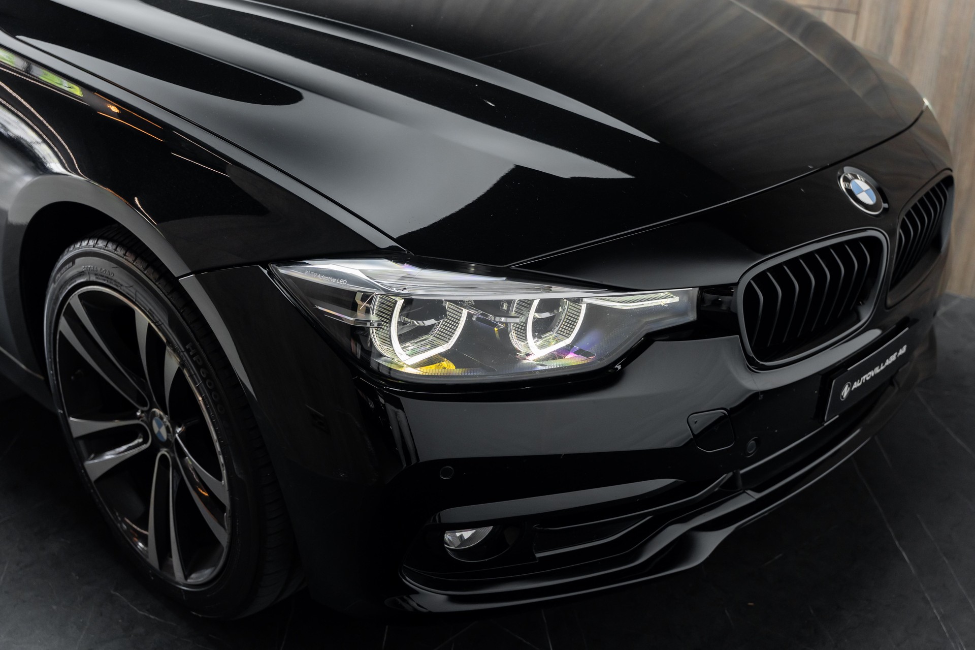 BMW 318d Touring Edition Sport Line Steptronic-image-22