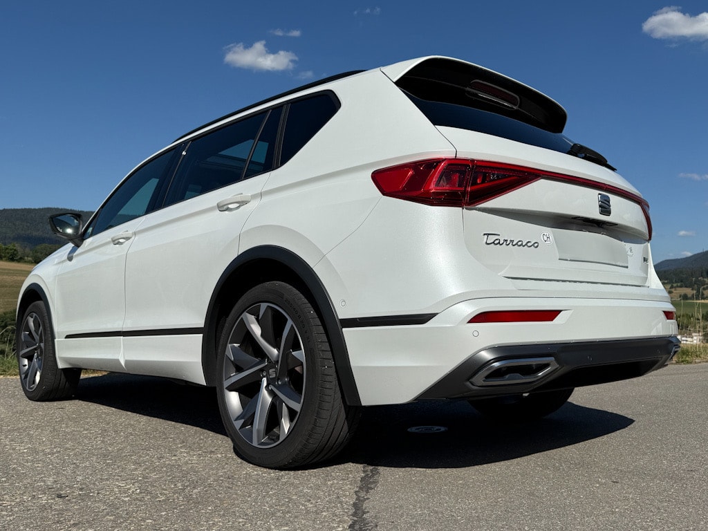 SEAT 2.0 TSI FR 4Drive DSG-image-2