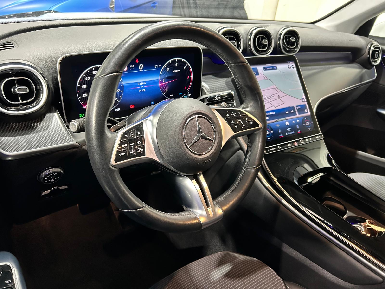 MERCEDES-BENZ GLC 220 d Avantgarde 4matic CH FAHRZEUG-image-10