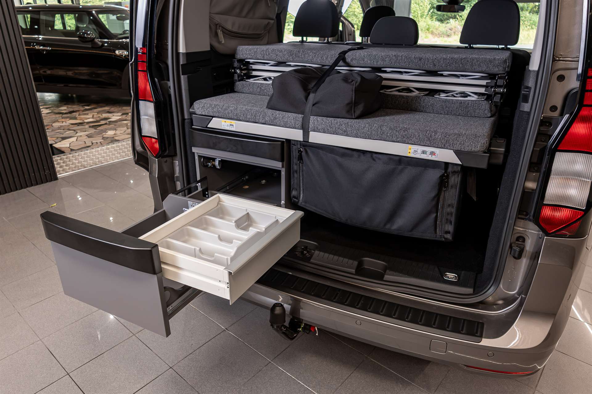 VW Caddy 1.5 TSI California Spirit DSG-image-25