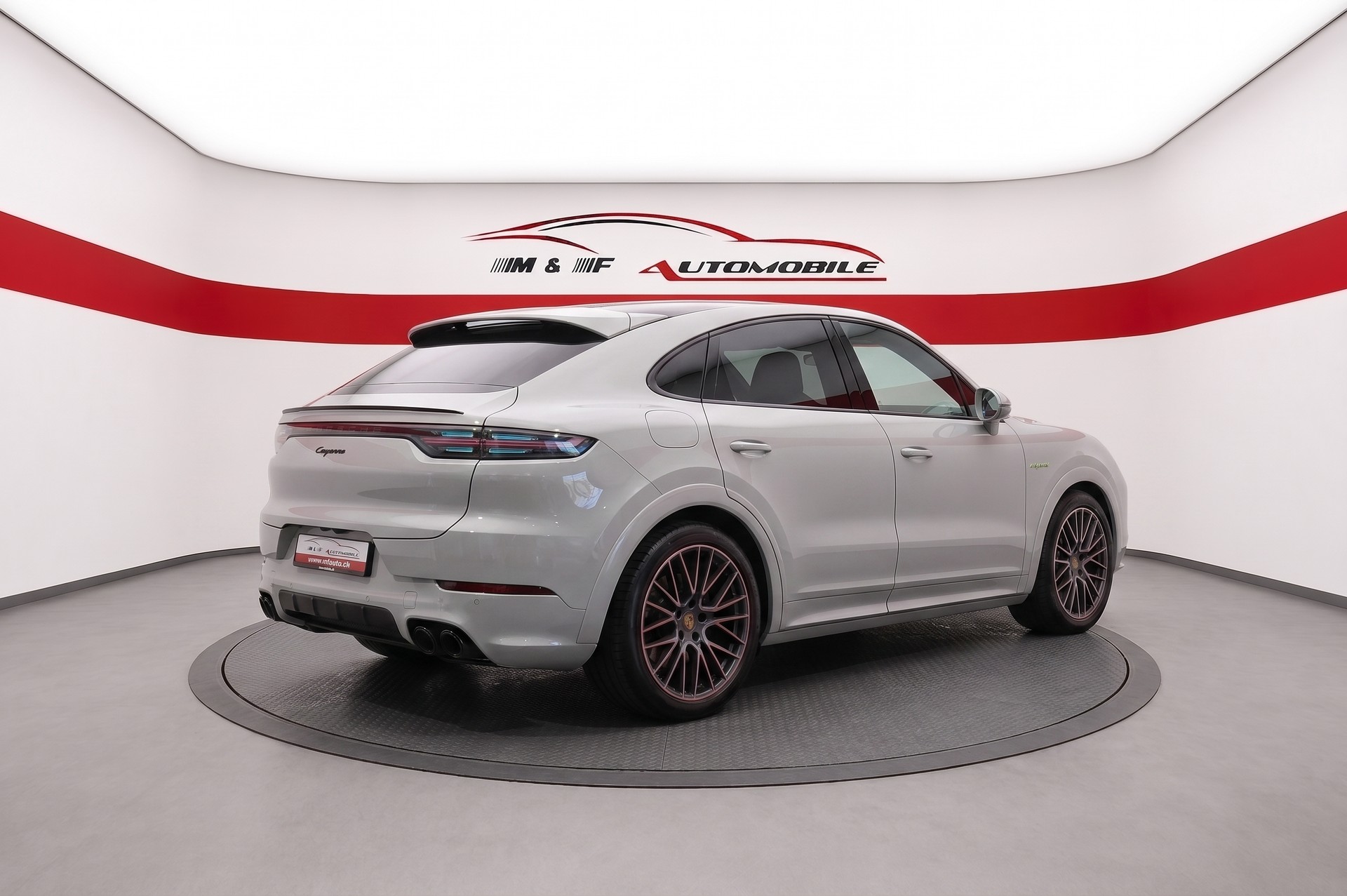 PORSCHE Cayenne Coupé 3.0 V6 E-Hybrid CH FAHRZEUG ( cashmerebeigemetallic )-image-5