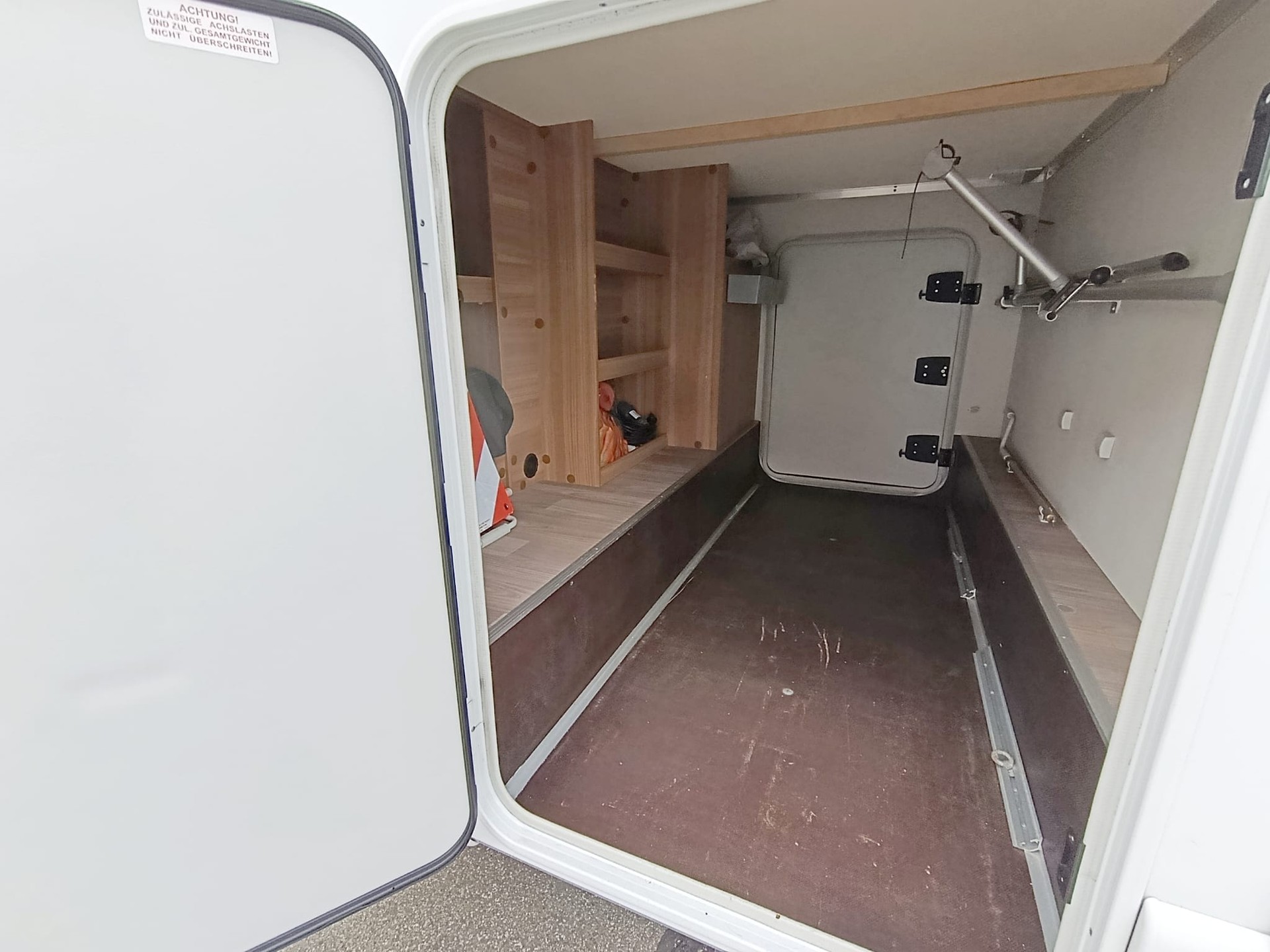 WEINSBERG R 59 ***Perfekt für Familien ***6 eingetragene Sitzplätze ***-image-11