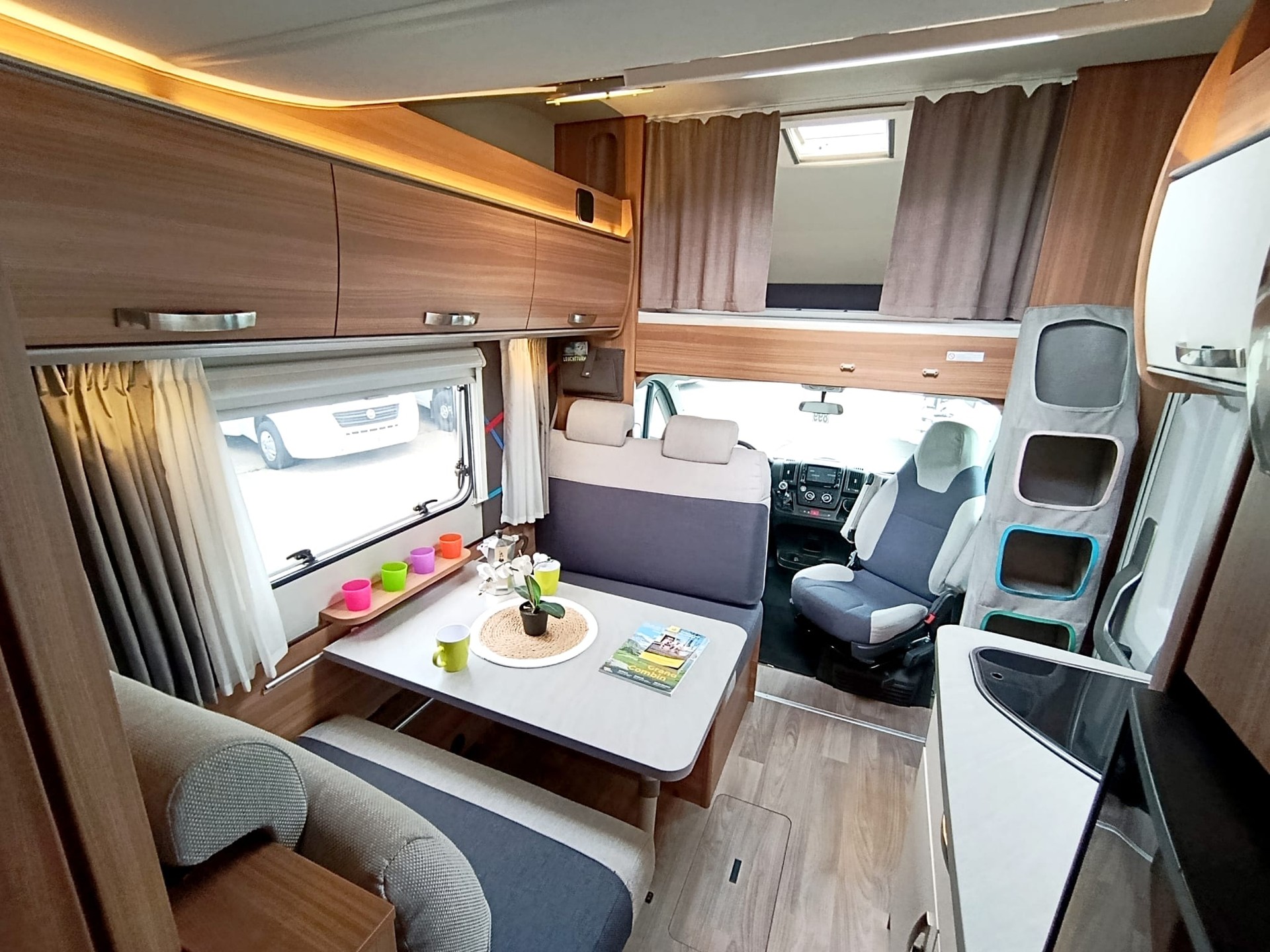 WEINSBERG R 59 ***Perfekt für Familien ***6 eingetragene Sitzplätze ***-image-20