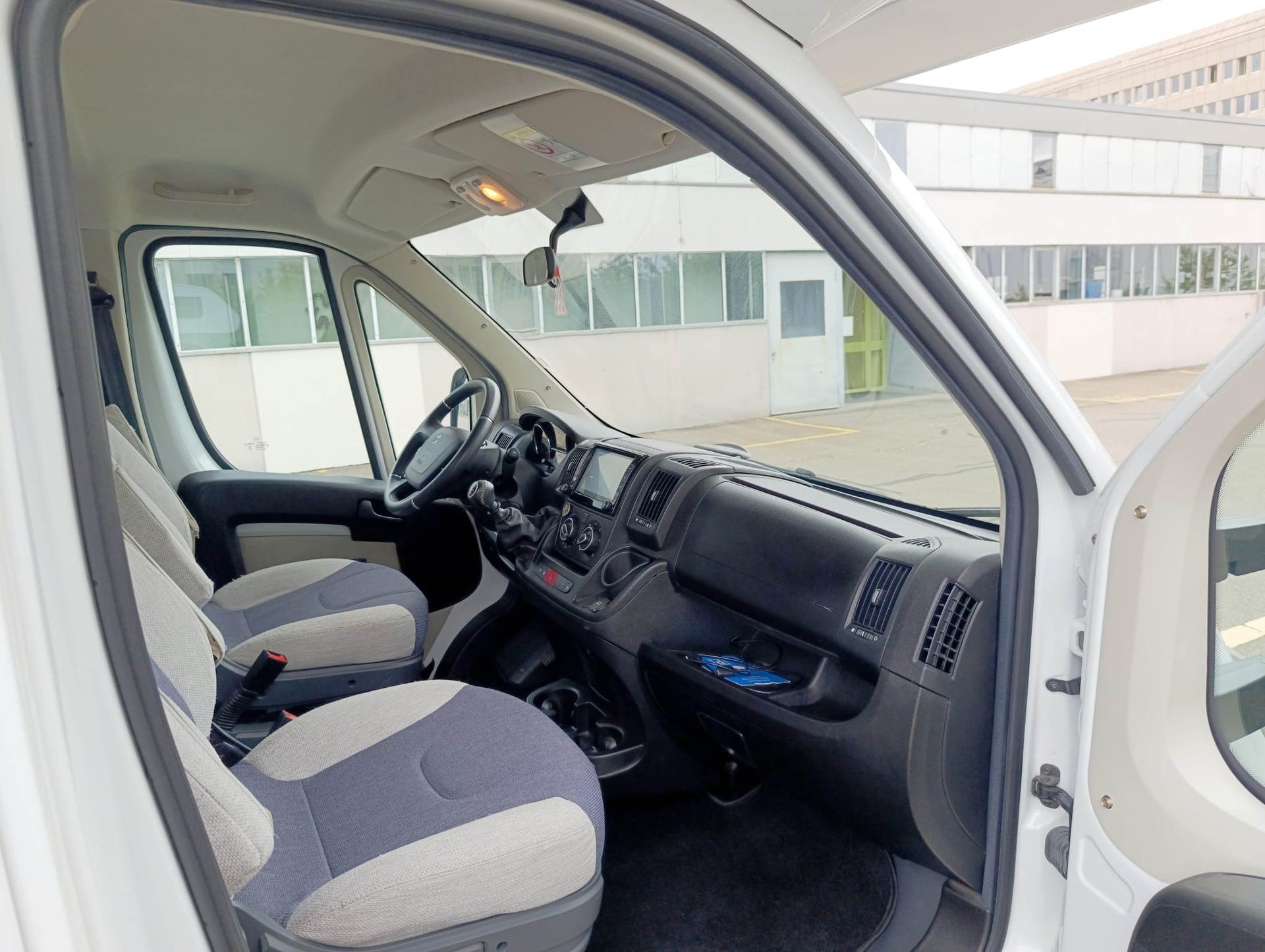 WEINSBERG R 59 ***Perfekt für Familien ***6 eingetragene Sitzplätze ***-image-9