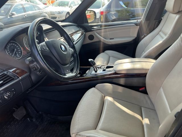 BMW X5 xDrive 50i Steptronic-image-13