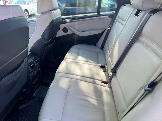 BMW X5 xDrive 50i Steptronic-image-12