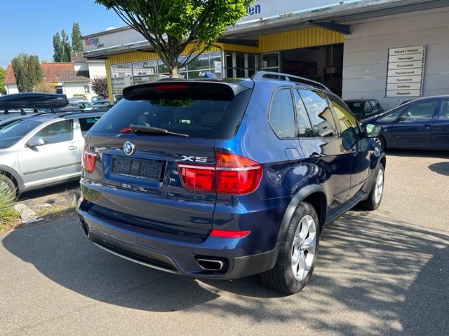 BMW X5 xDrive 50i Steptronic-showroom-element-3