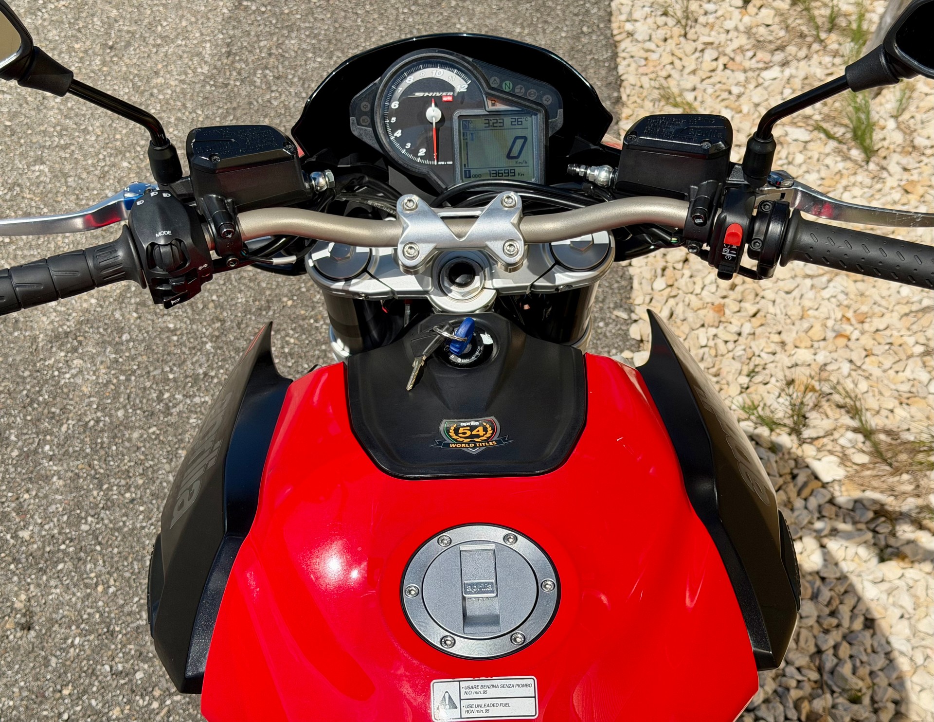 APRILIA SL 750 Shiver ABS-image-15