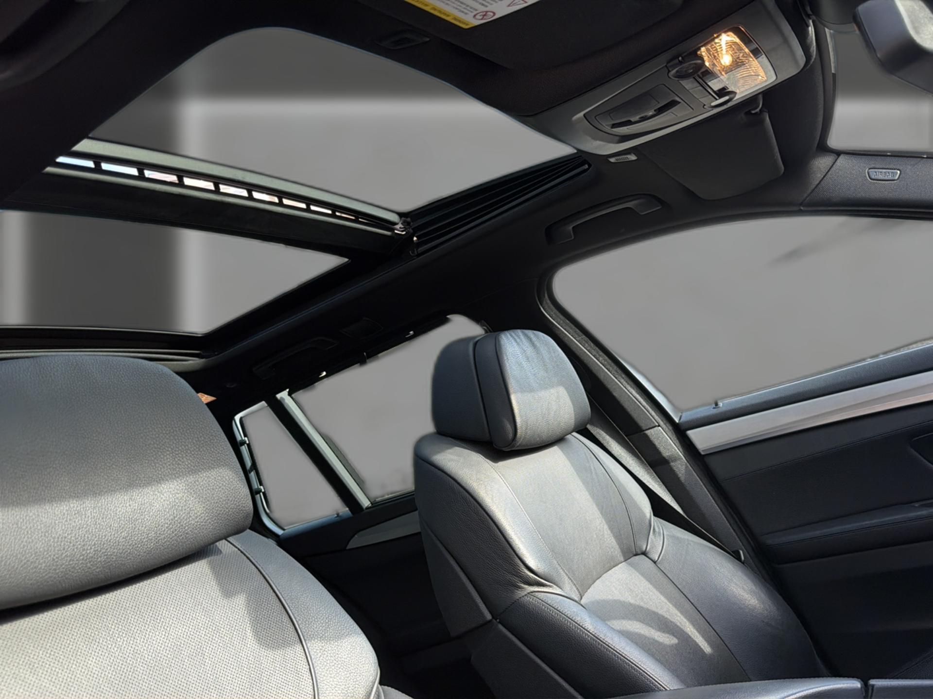 BMW M550 5er-M550dxDrive Touring-image-14