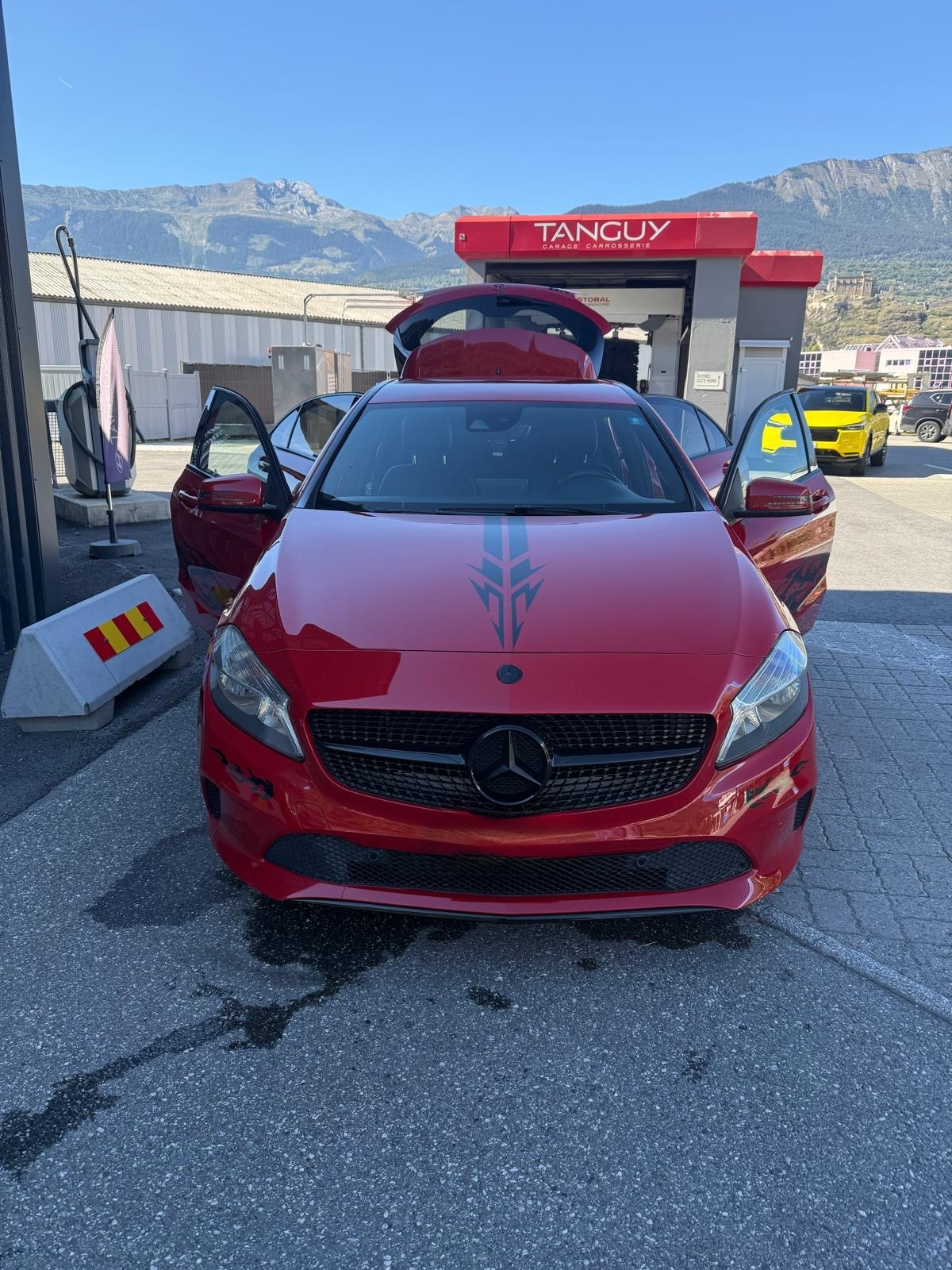 MERCEDES-BENZ A 180 Style 7G-DCT-image-2