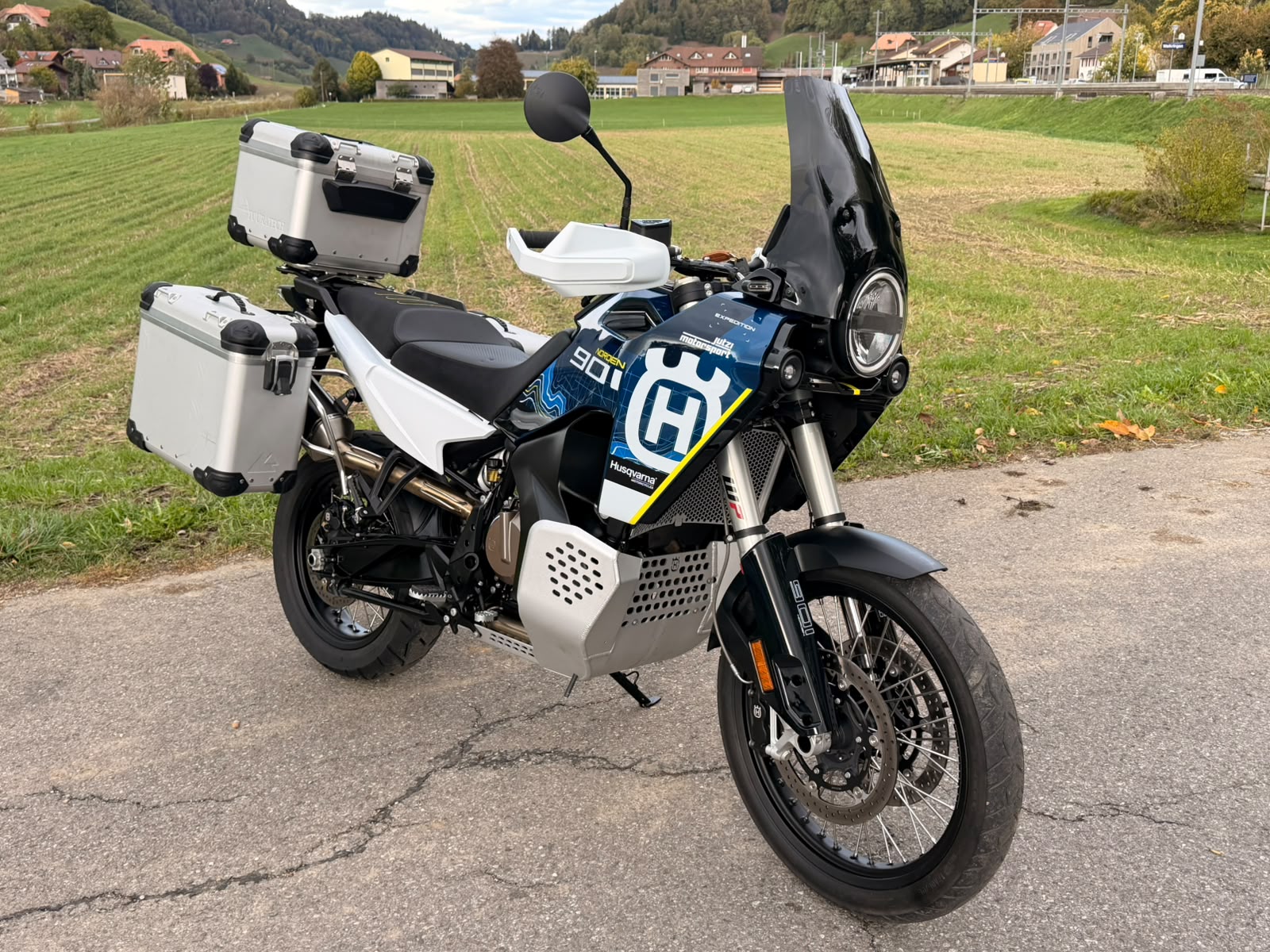 HUSQVARNA Norden 901 Expedition-image-0