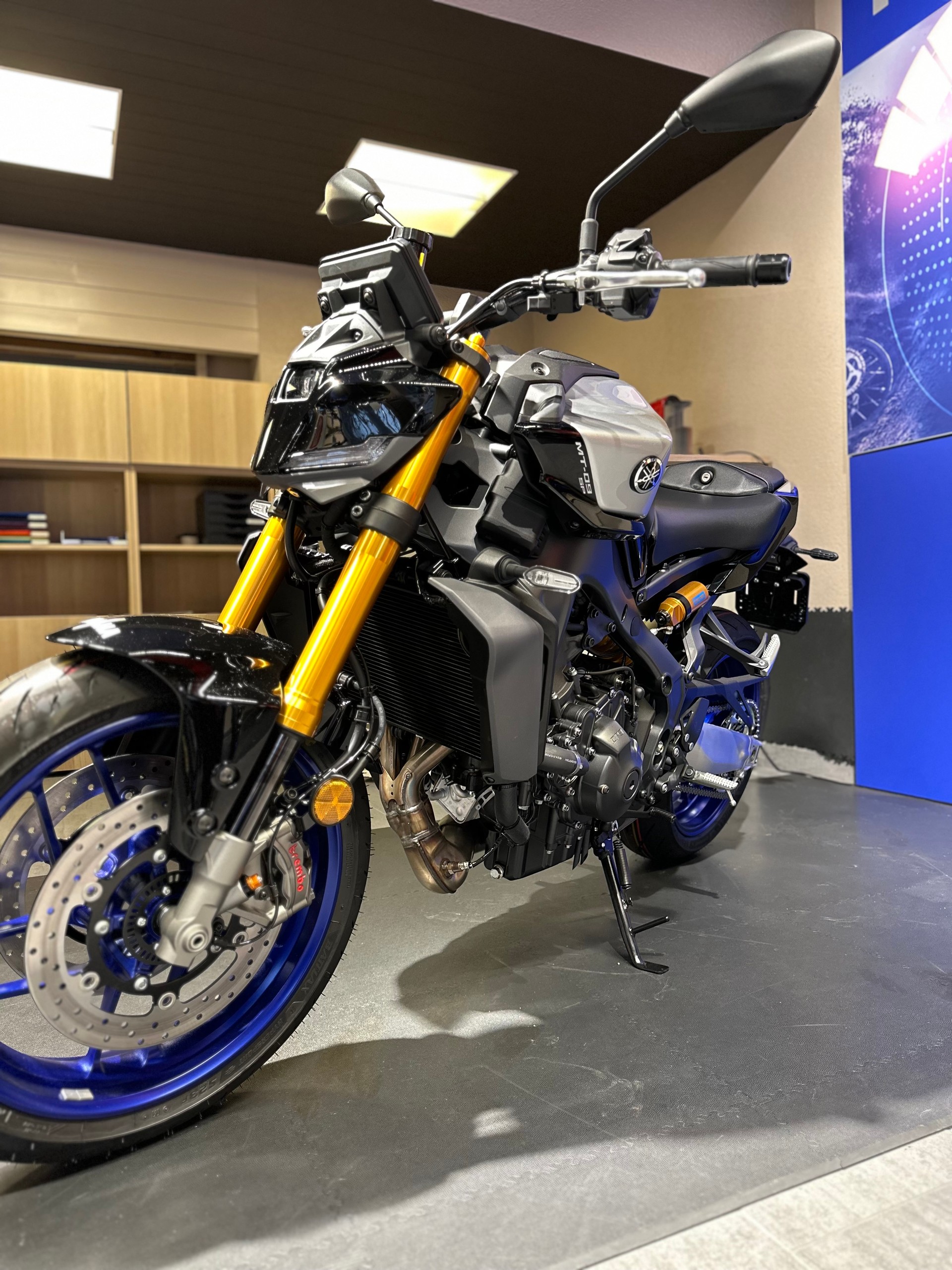 YAMAHA MT-09 SP-image-1