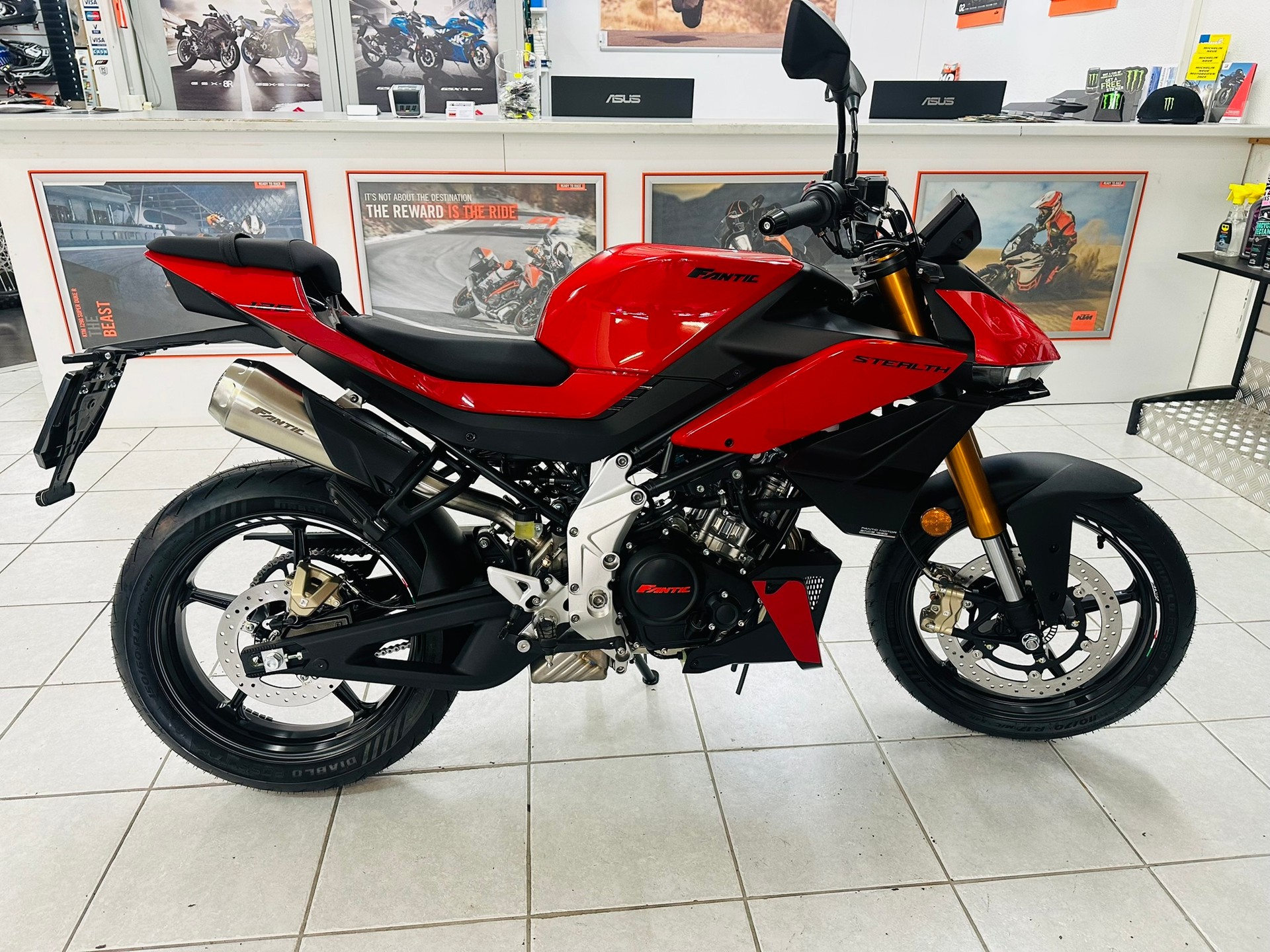 FANTIC STEALTH 125-image-1