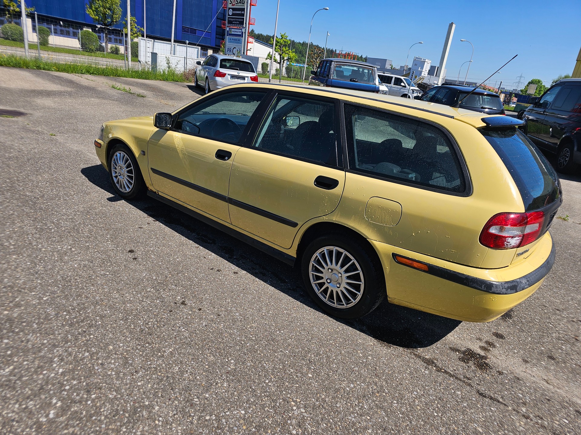 VOLVO V40 2.0T-image-4