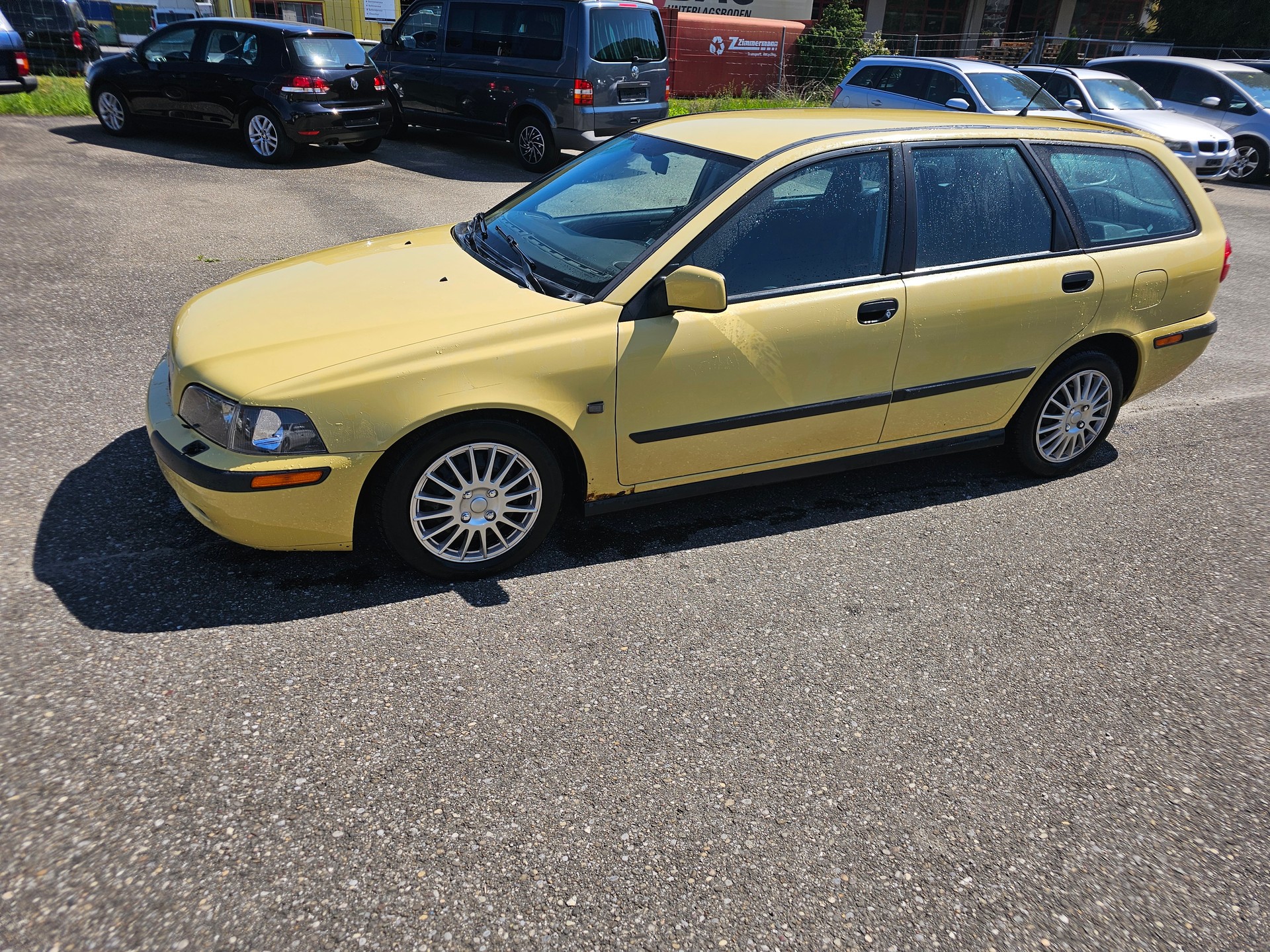 VOLVO V40 2.0T-image-2