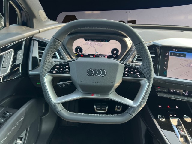 AUDI Q4 e-tron 45 Attraction quattro-image-12