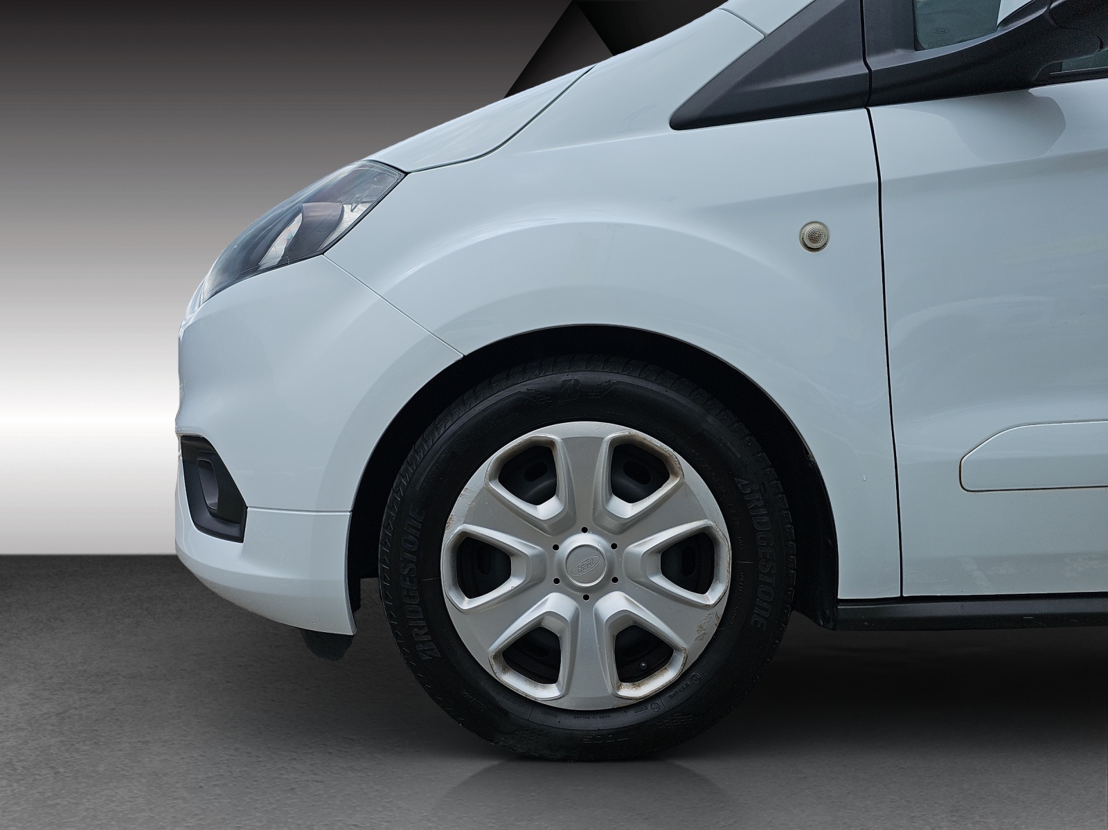FORD Tourneo Courier 1.5 TDCi Trend-image-18