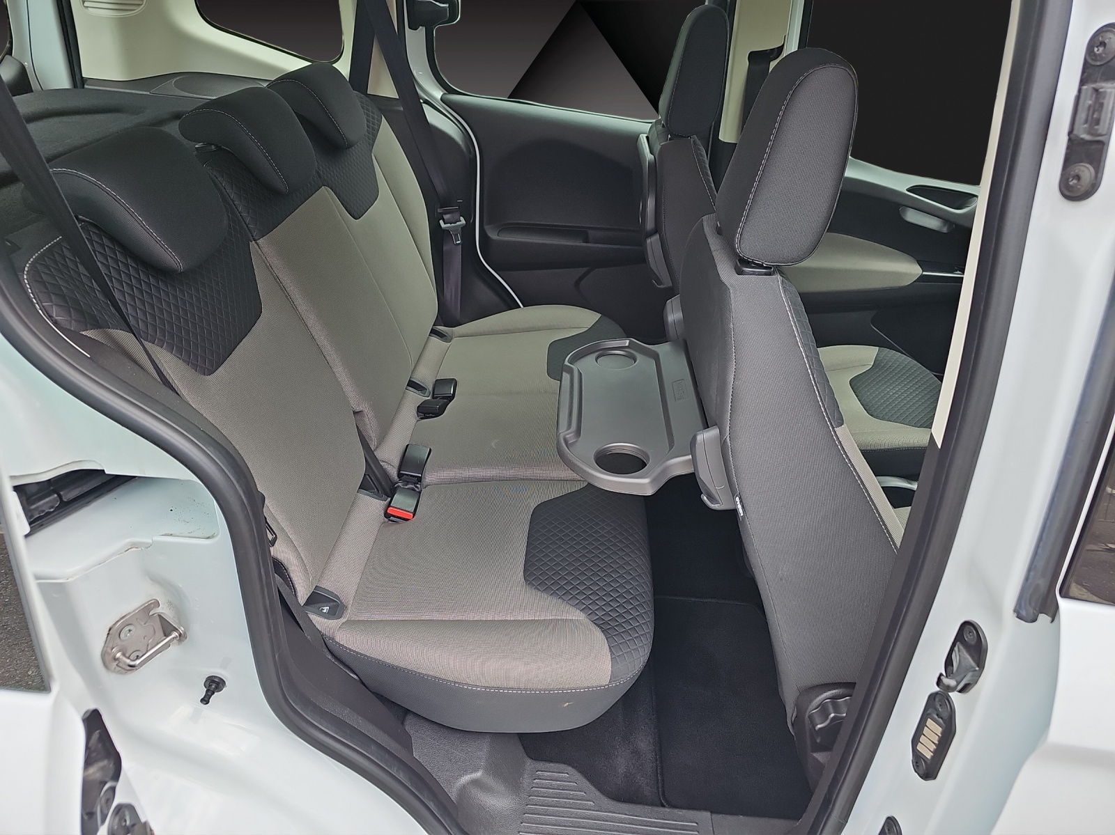 FORD Tourneo Courier 1.5 TDCi Trend-image-17